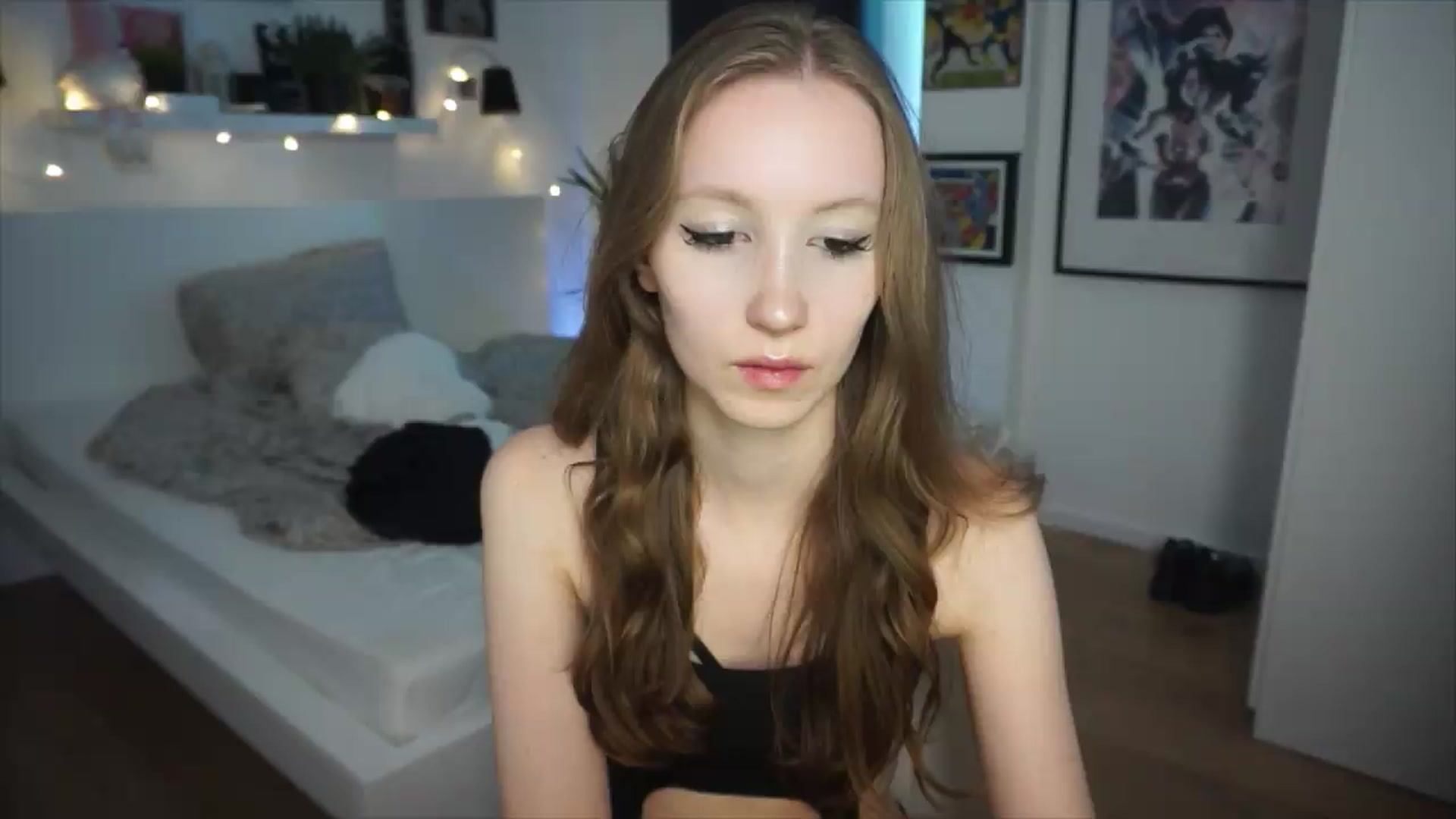 Gallery image thumbnail from Sw33t_g1rl's myfreecams stream on, 06/19/2026, 20:42 image 3 of 20