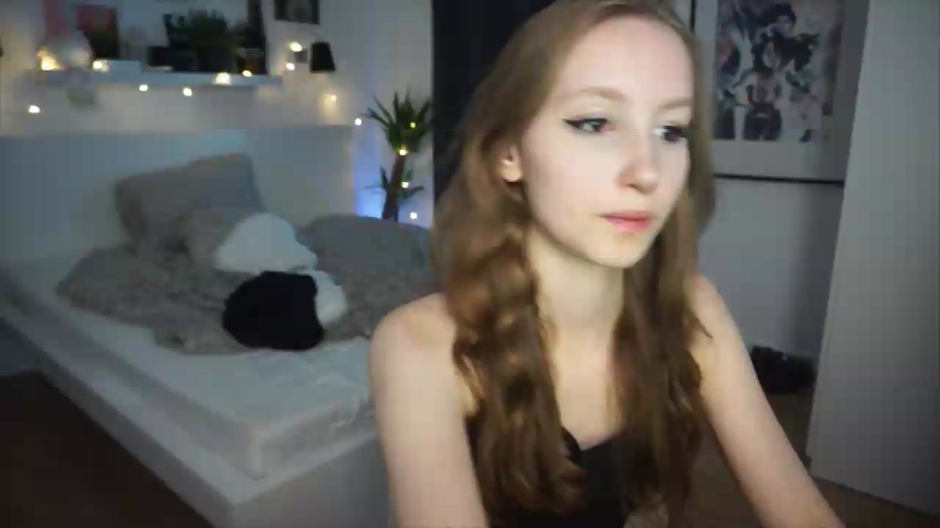 Gallery image thumbnail from Sw33t_g1rl's myfreecams stream on, 06/19/2026, 20:42 image 5 of 20