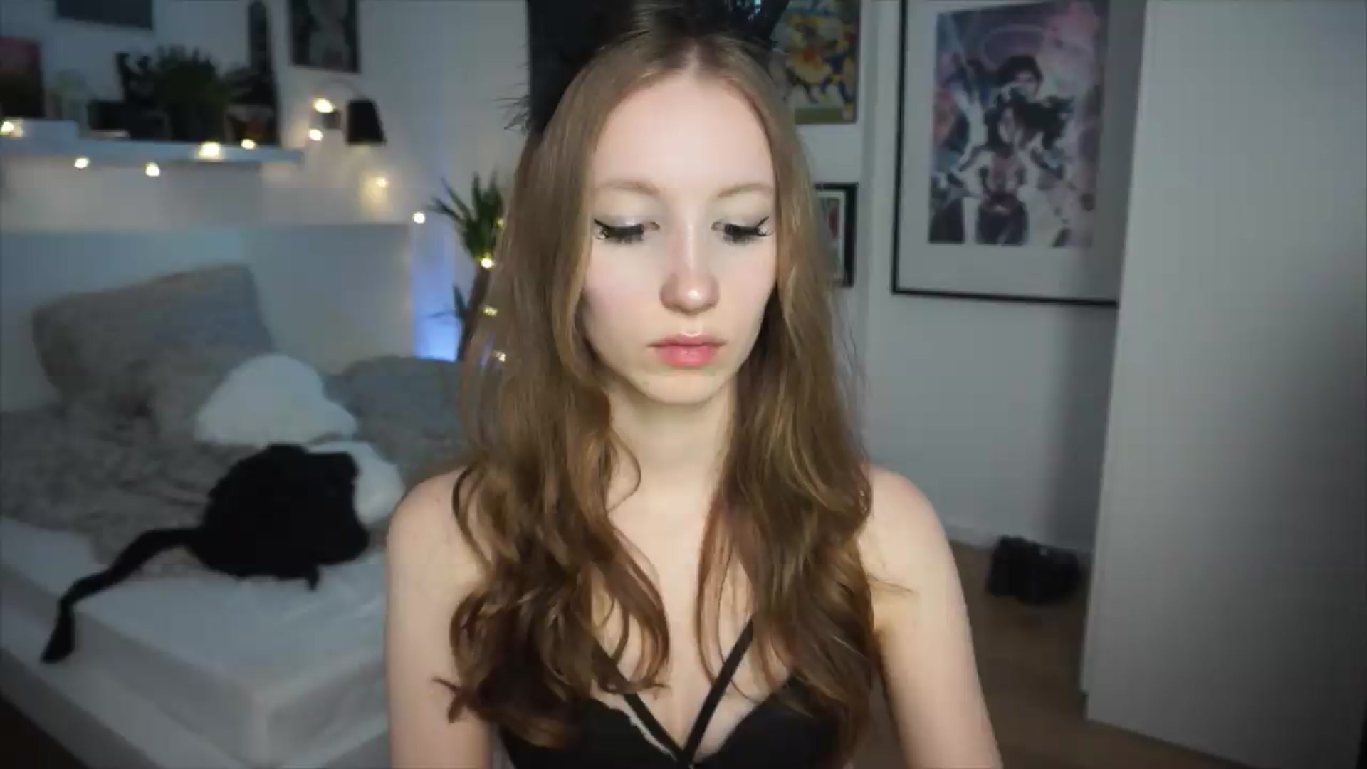 Gallery image thumbnail from Sw33t_g1rl's myfreecams stream on, 06/19/2026, 22:23 image 4 of 20
