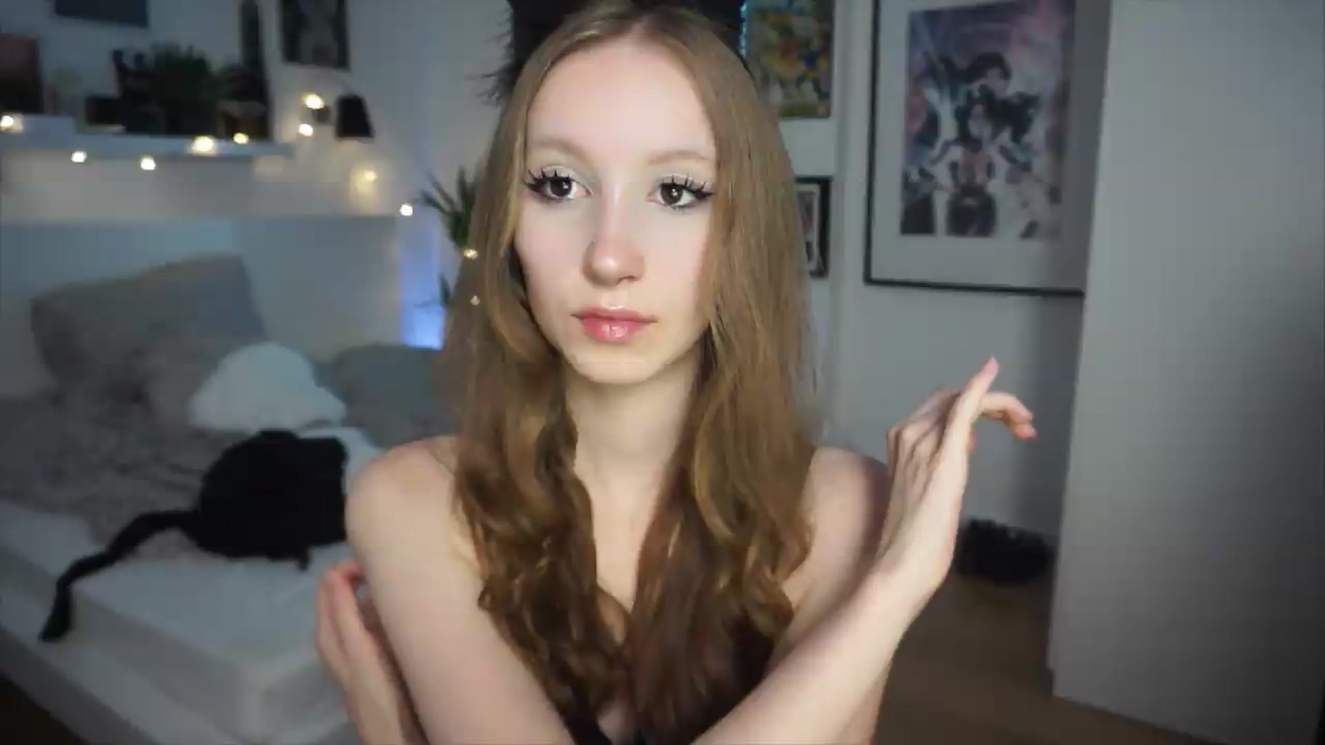 Gallery image thumbnail from Sw33t_g1rl's myfreecams stream on, 06/19/2026, 22:23 image 8 of 20