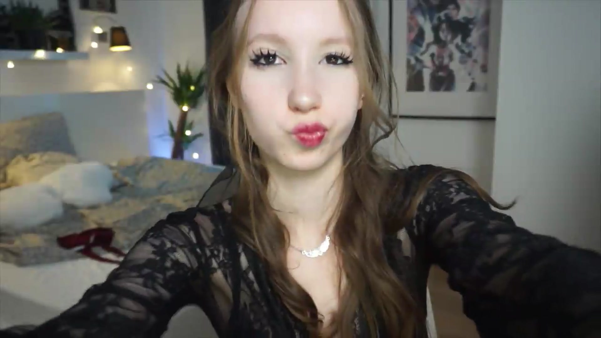 Gallery image thumbnail from Sw33t_g1rl's myfreecams stream on, 06/20/2026, 21:00 image 14 of 20