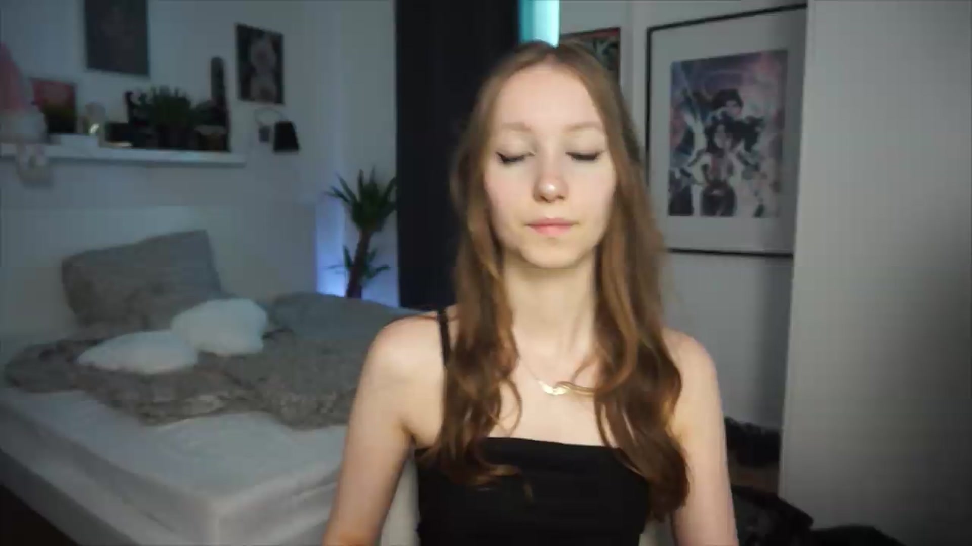 Gallery image thumbnail from Sw33t_g1rl's myfreecams stream on, 06/21/2026, 18:57 image 18 of 20
