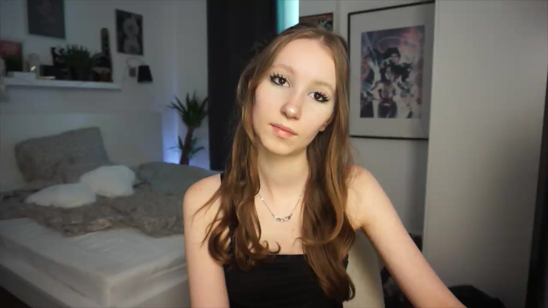 Gallery image thumbnail from Sw33t_g1rl's myfreecams stream on, 06/21/2026, 18:57 image 12 of 20
