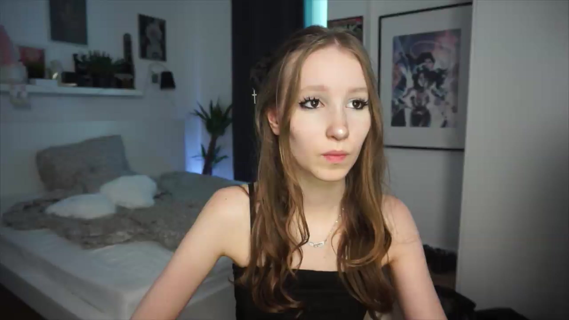 Gallery image thumbnail from Sw33t_g1rl's myfreecams stream on, 06/21/2026, 18:57 image 16 of 20