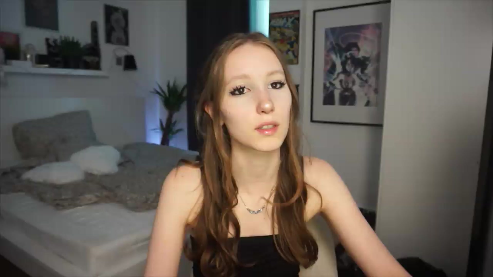 Gallery image thumbnail from Sw33t_g1rl's myfreecams stream on, 06/21/2026, 18:57 image 5 of 20