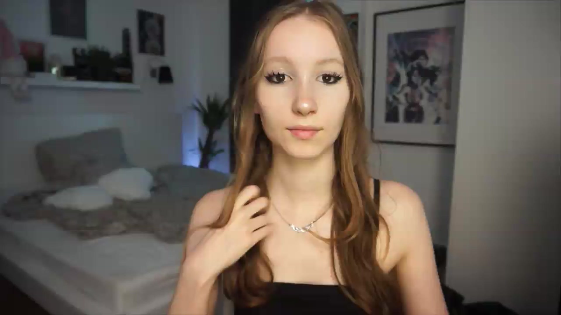 Gallery image thumbnail from Sw33t_g1rl's myfreecams stream on, 06/21/2026, 18:57 image 8 of 20