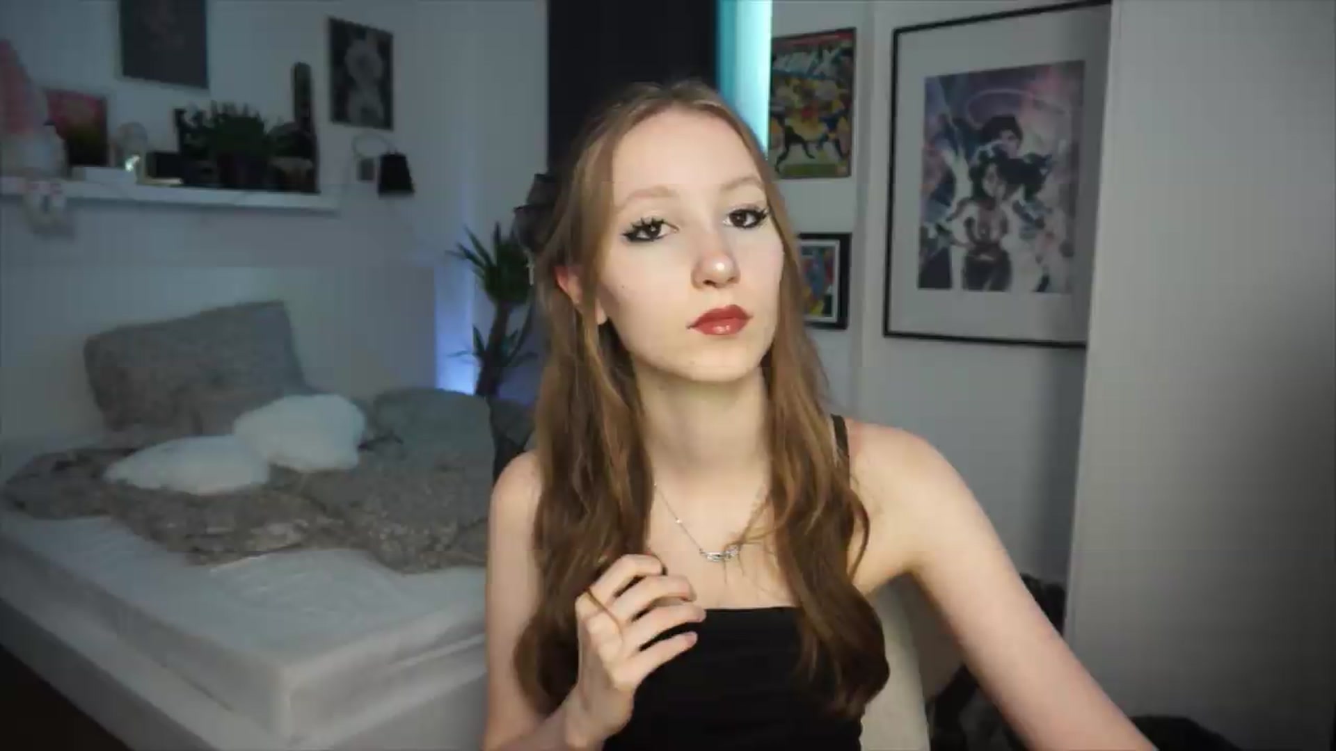 Gallery image thumbnail from Sw33t_g1rl's myfreecams stream on, 06/21/2026, 19:29 image 16 of 20