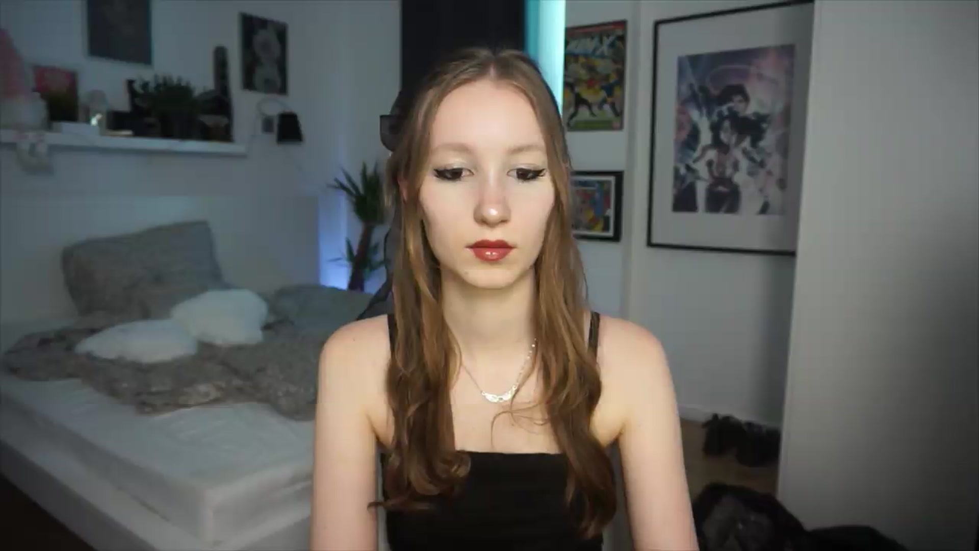 Gallery image thumbnail from Sw33t_g1rl's myfreecams stream on, 06/21/2026, 19:29 image 17 of 20