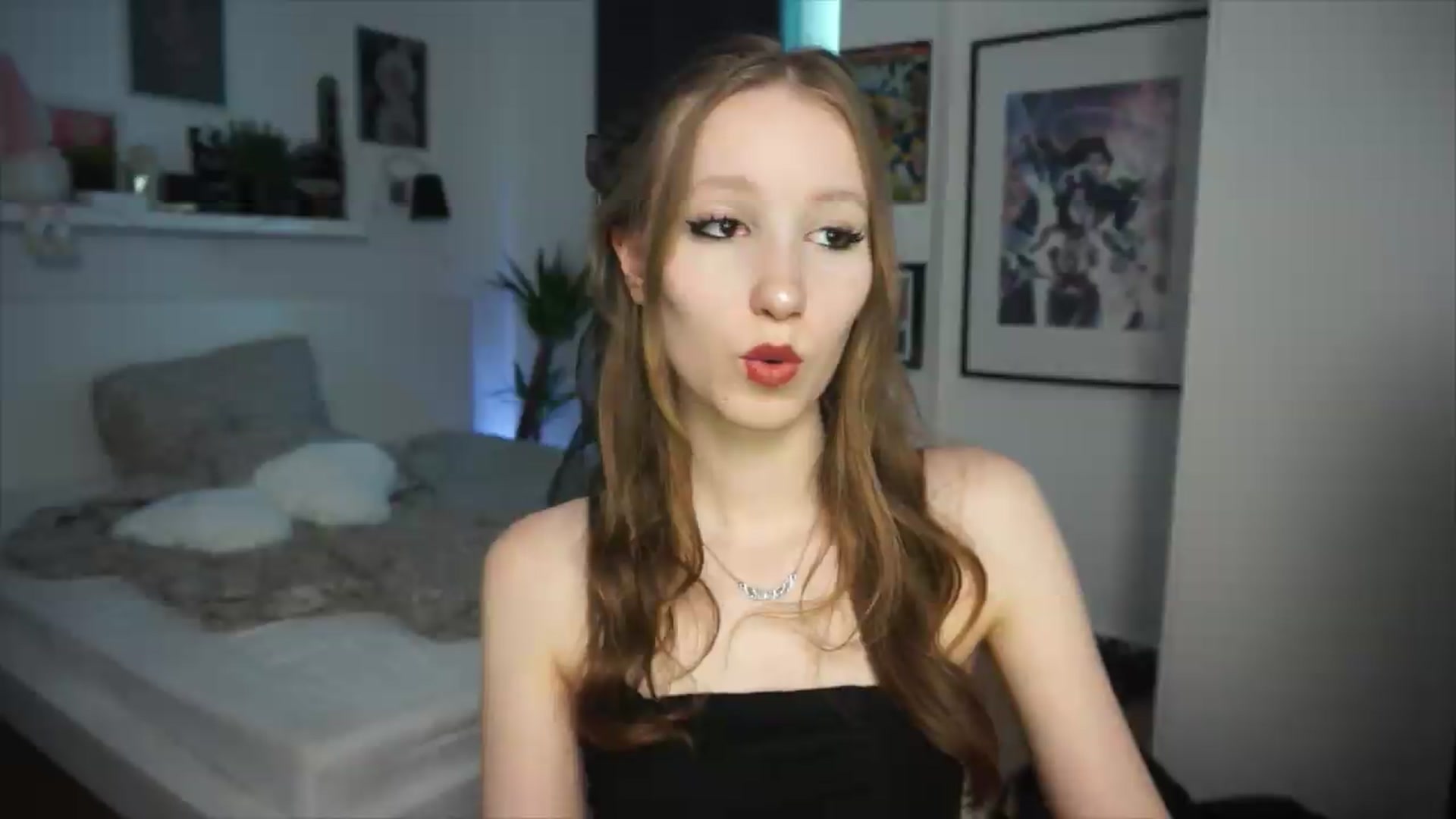 Gallery image thumbnail from Sw33t_g1rl's myfreecams stream on, 06/21/2026, 19:29 image 10 of 20