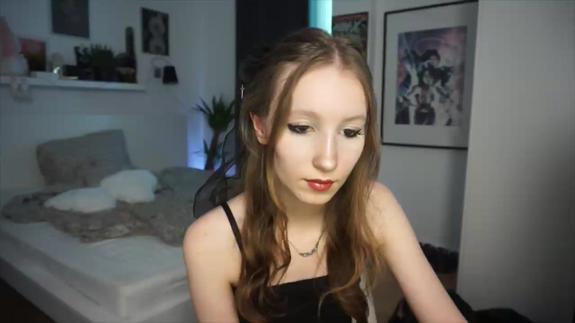Gallery image thumbnail from Sw33t_g1rl's myfreecams stream on, 06/21/2026, 19:29 image 13 of 20