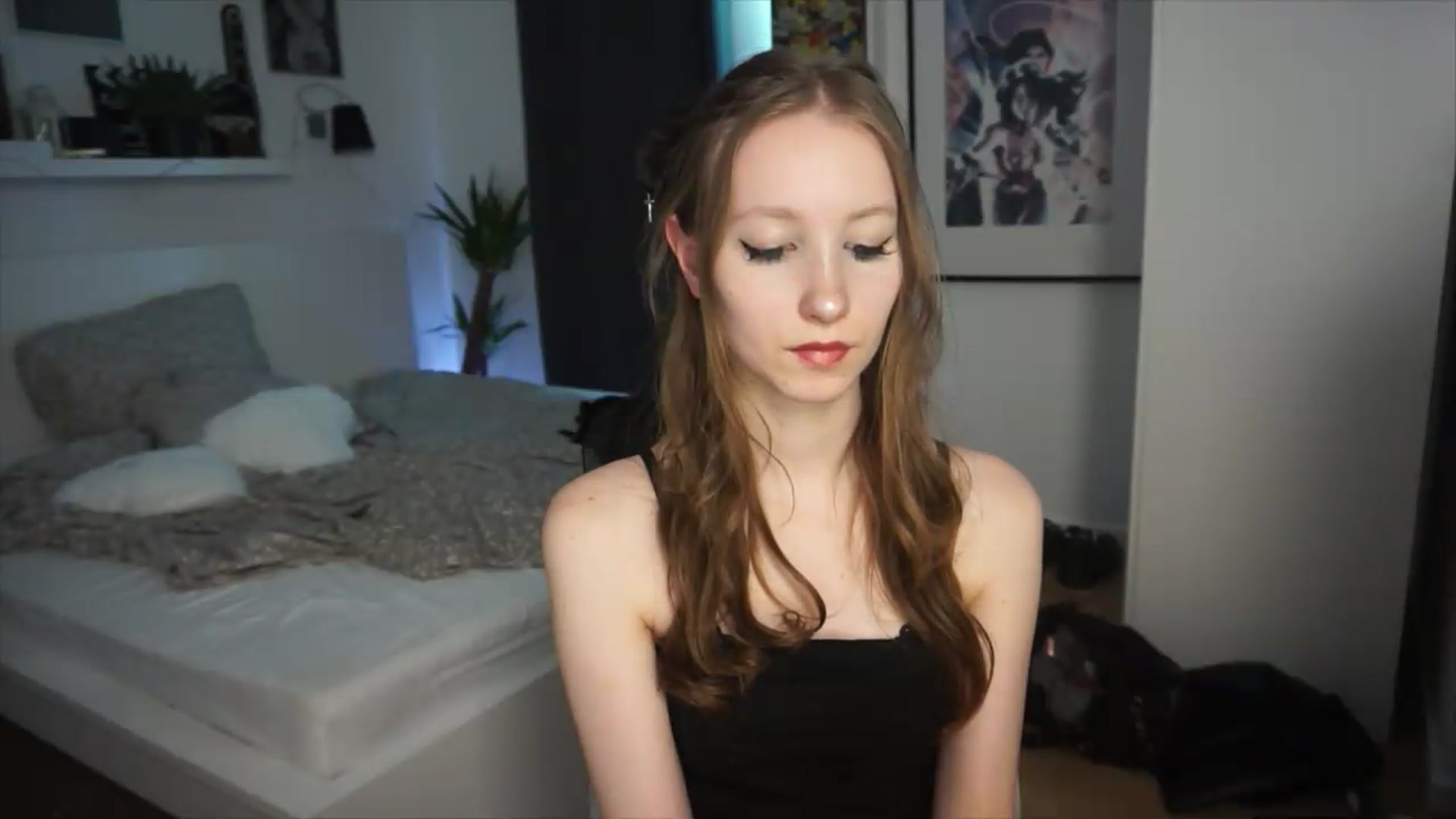 Gallery image thumbnail from Sw33t_g1rl's myfreecams stream on, 06/21/2026, 21:04 image 15 of 20