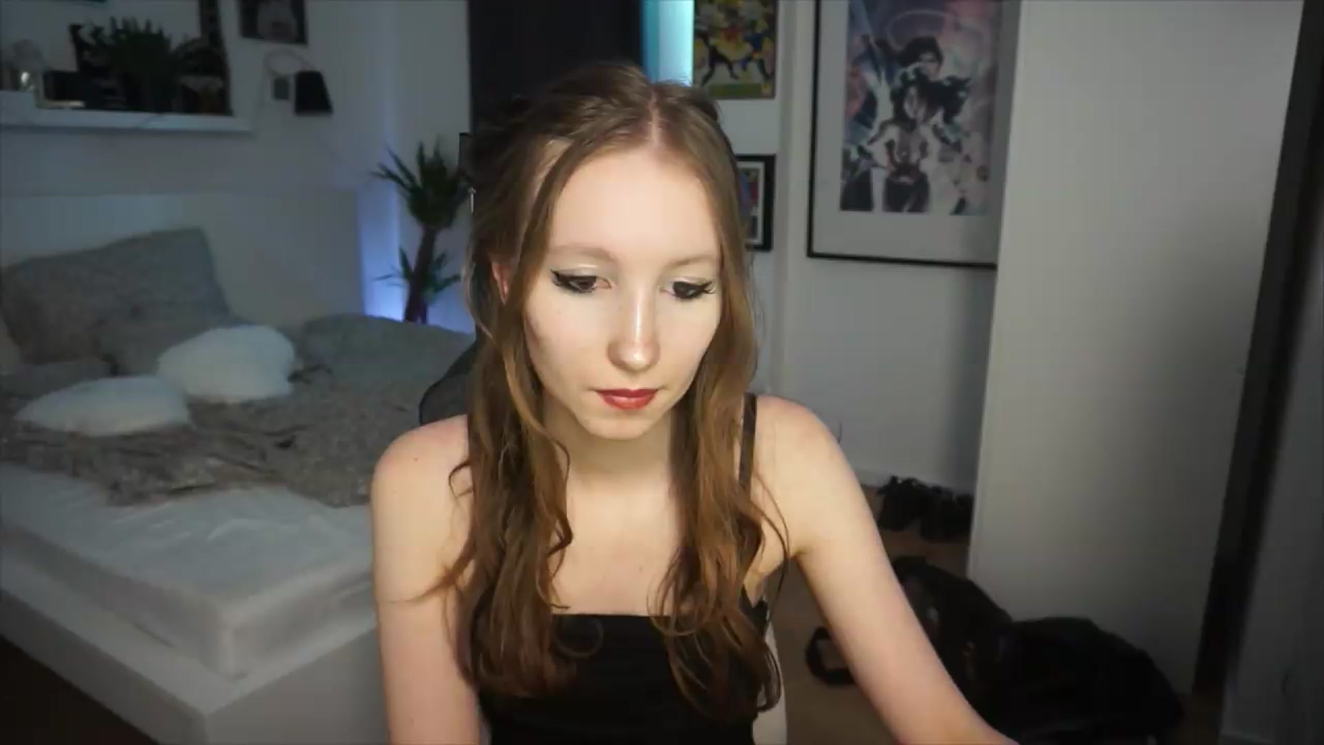 Gallery image thumbnail from Sw33t_g1rl's myfreecams stream on, 06/21/2026, 21:04 image 3 of 20