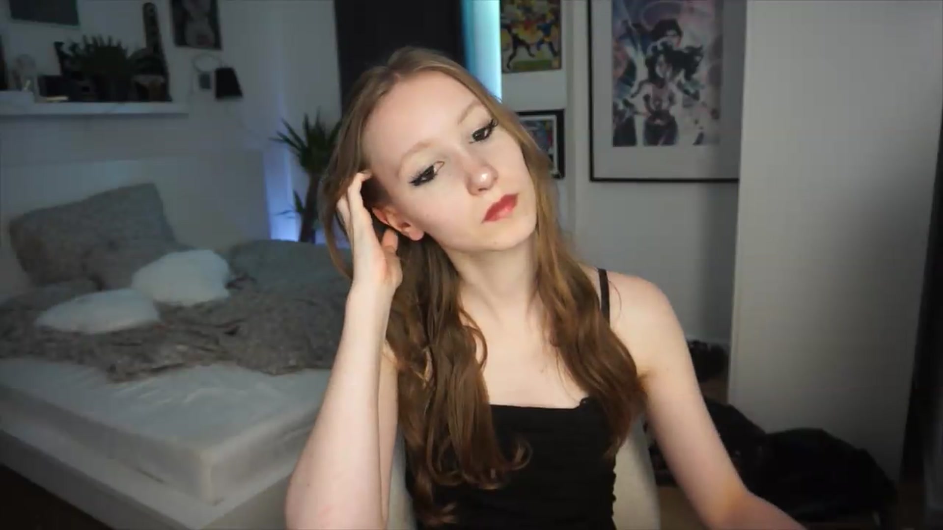 Gallery image thumbnail from Sw33t_g1rl's myfreecams stream on, 06/21/2026, 21:04 image 14 of 20