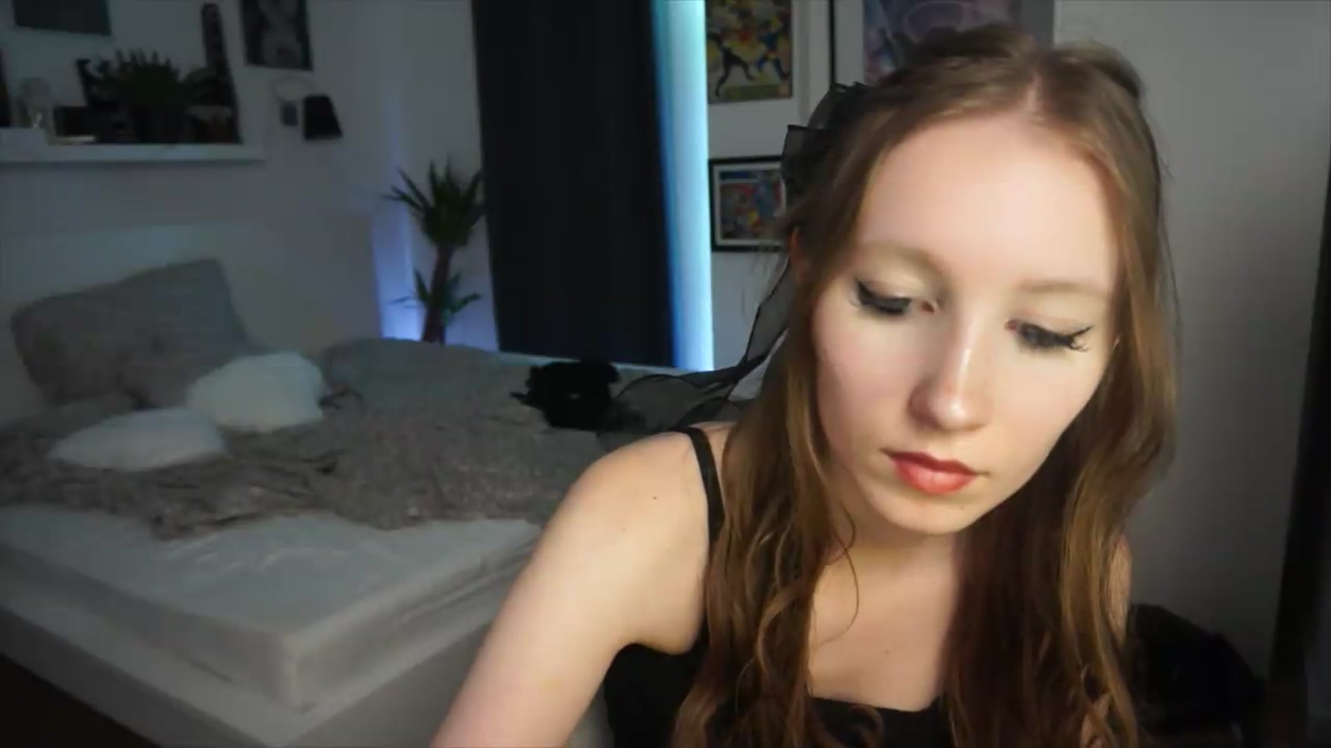 Gallery image thumbnail from Sw33t_g1rl's myfreecams stream on, 06/21/2026, 21:04 image 16 of 20