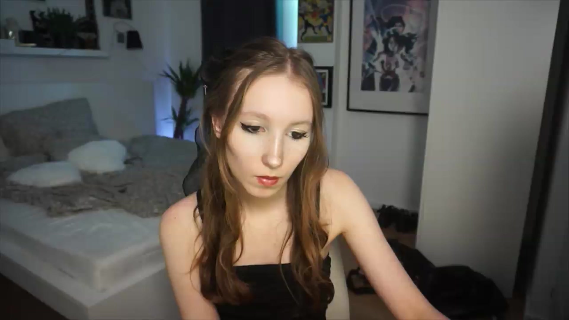 Gallery image thumbnail from Sw33t_g1rl's myfreecams stream on, 06/21/2026, 21:04 image 5 of 20