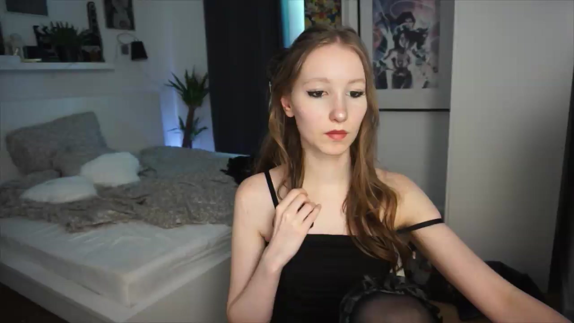 Gallery image thumbnail from Sw33t_g1rl's myfreecams stream on, 06/21/2026, 21:36 image 17 of 20