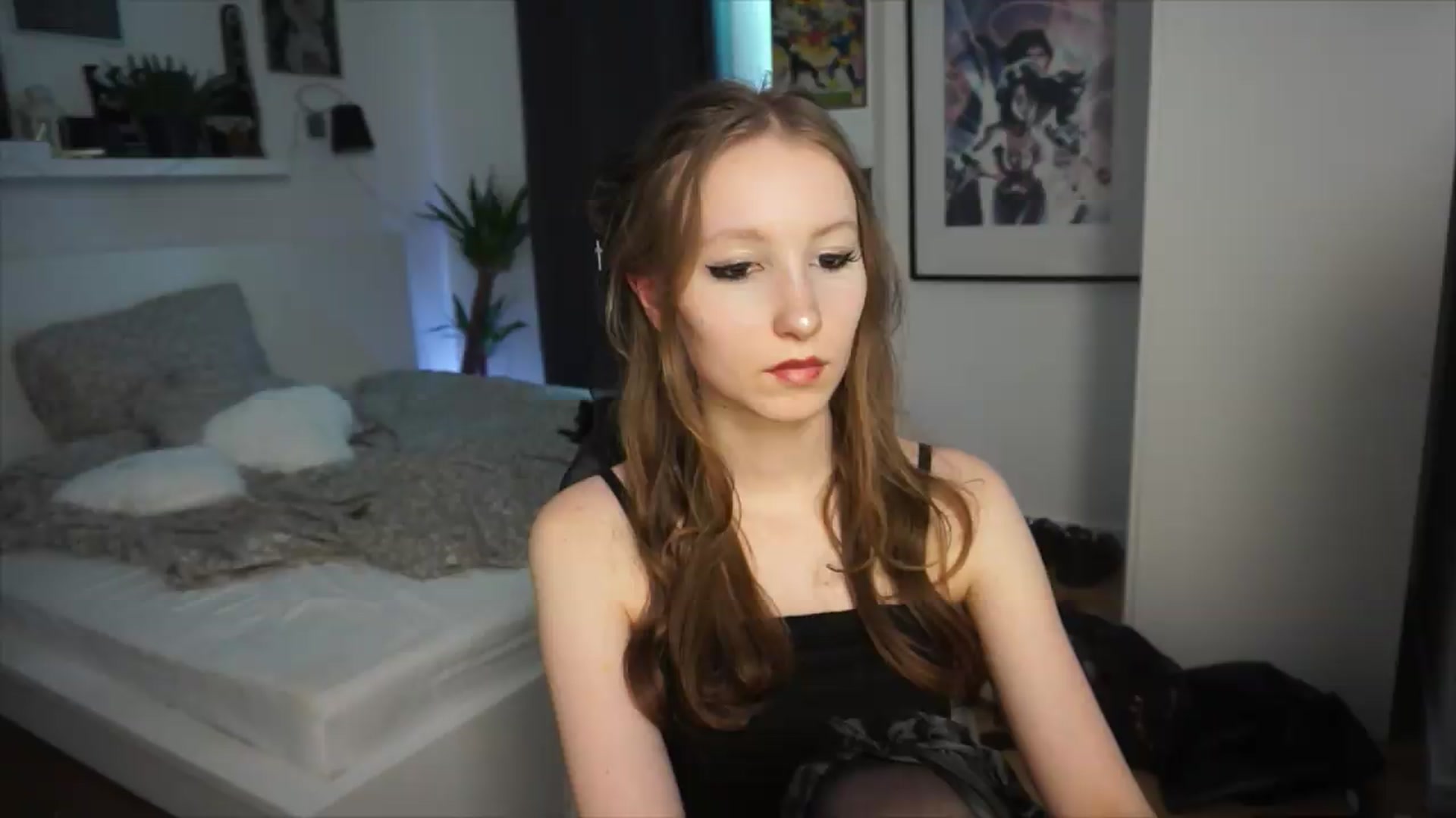 Gallery image thumbnail from Sw33t_g1rl's myfreecams stream on, 06/21/2026, 21:36 image 1 of 20