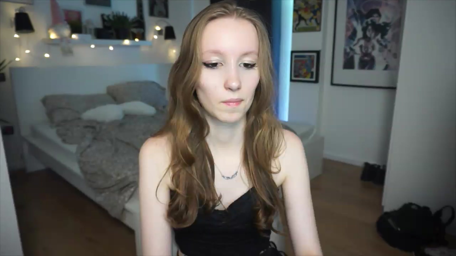 Gallery image thumbnail from Sw33t_g1rl's myfreecams stream on, 06/25/2026, 21:55 image 6 of 20