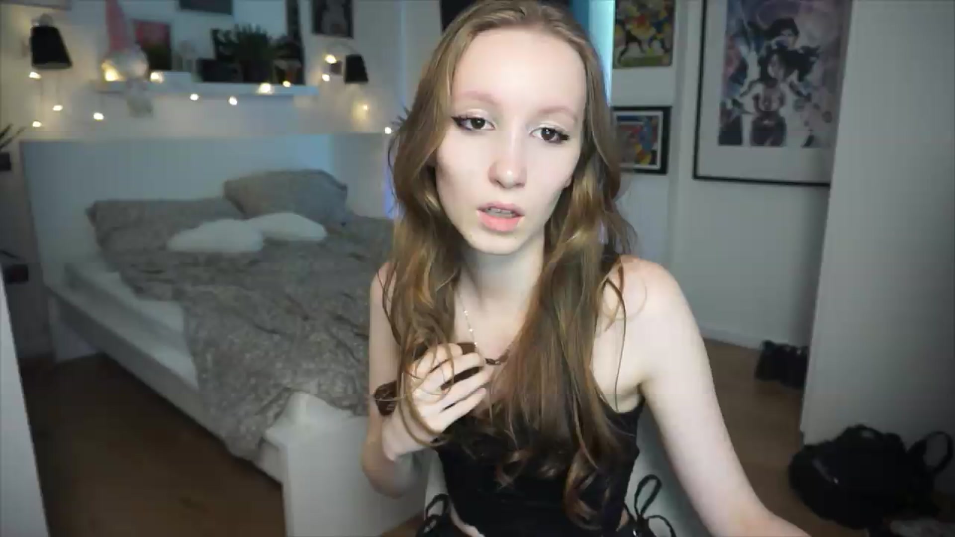 Gallery image thumbnail from Sw33t_g1rl's myfreecams stream on, 06/25/2026, 21:55 image 2 of 20