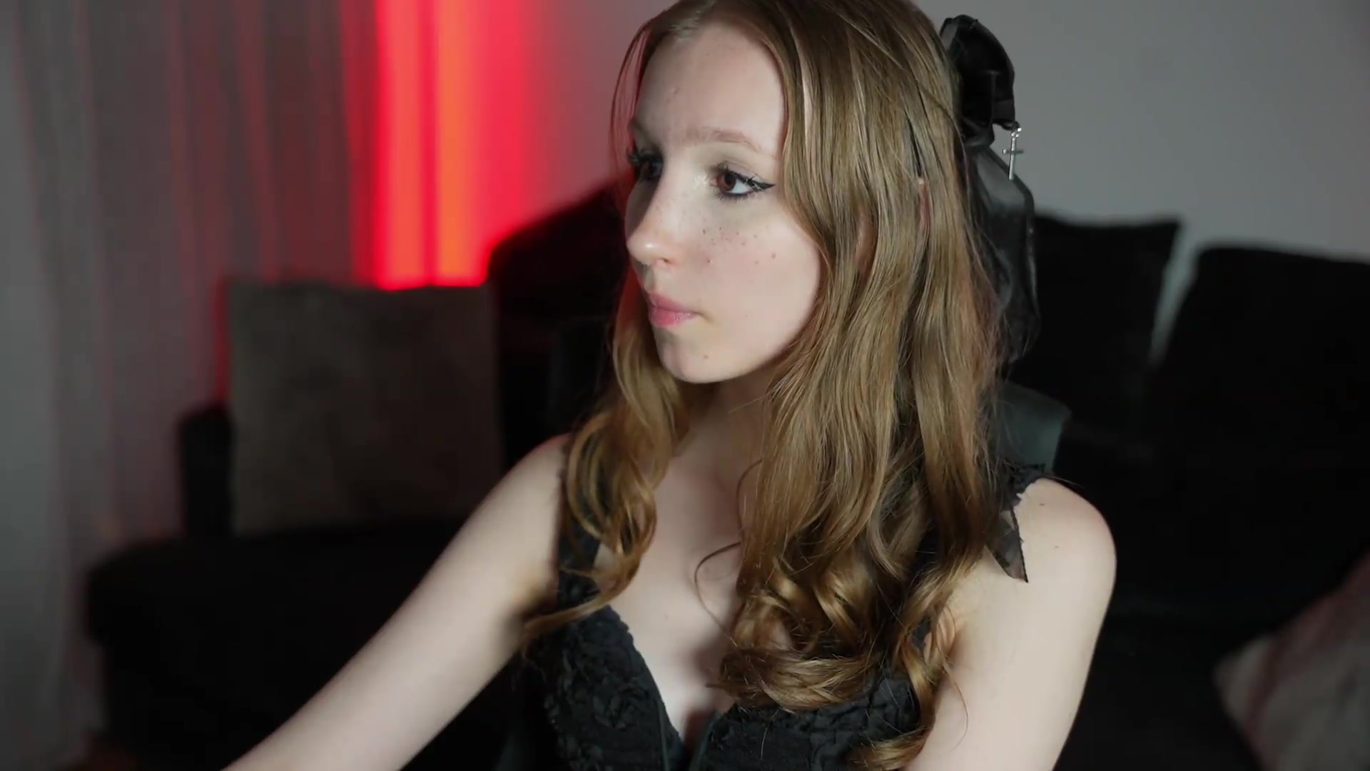 Gallery image thumbnail from Sw33t_g1rl's myfreecams stream on, 07/01/2026, 23:59 image 17 of 20