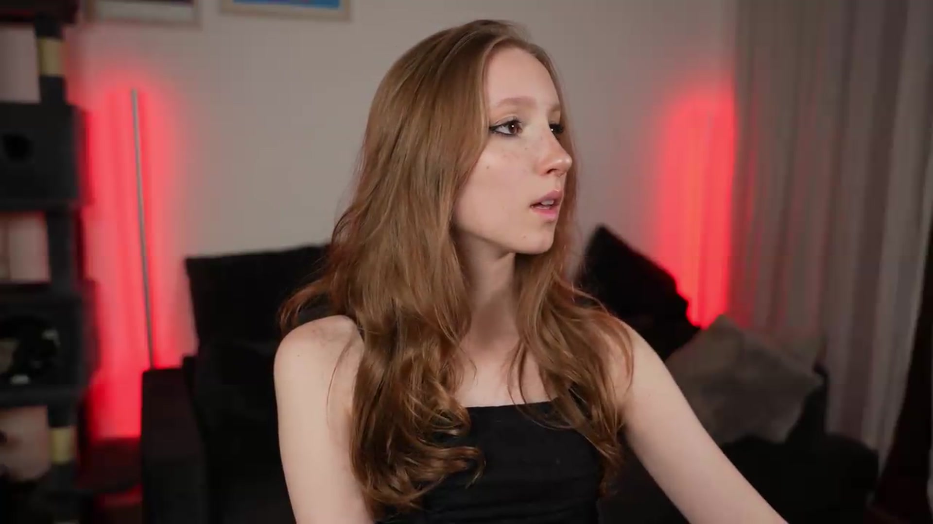 Gallery image thumbnail from Sw33t_g1rl's myfreecams stream on, 07/03/2026, 22:17 image 6 of 20