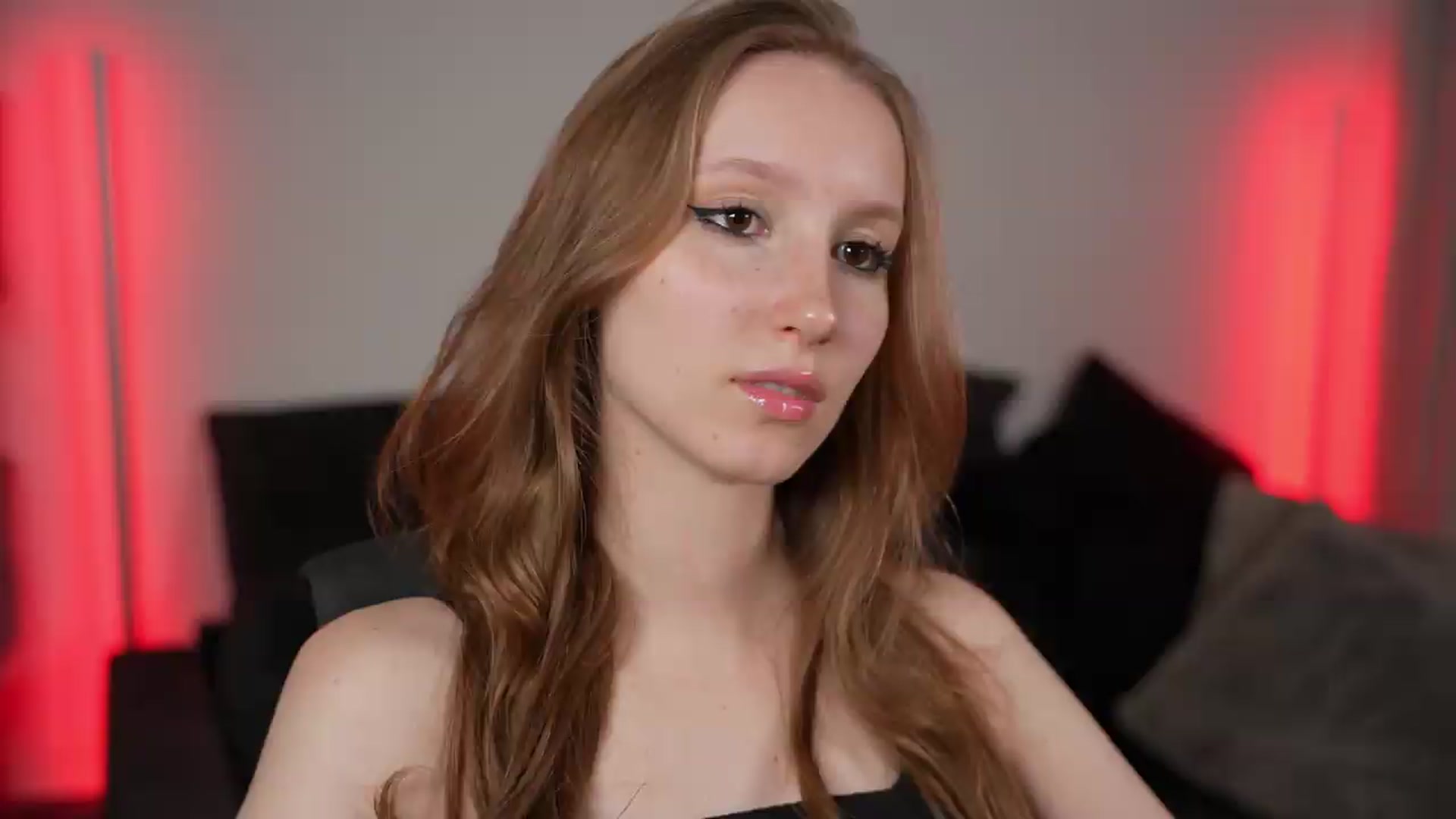 Gallery image thumbnail from Sw33t_g1rl's myfreecams stream on, 07/04/2026, 01:49 image 4 of 20