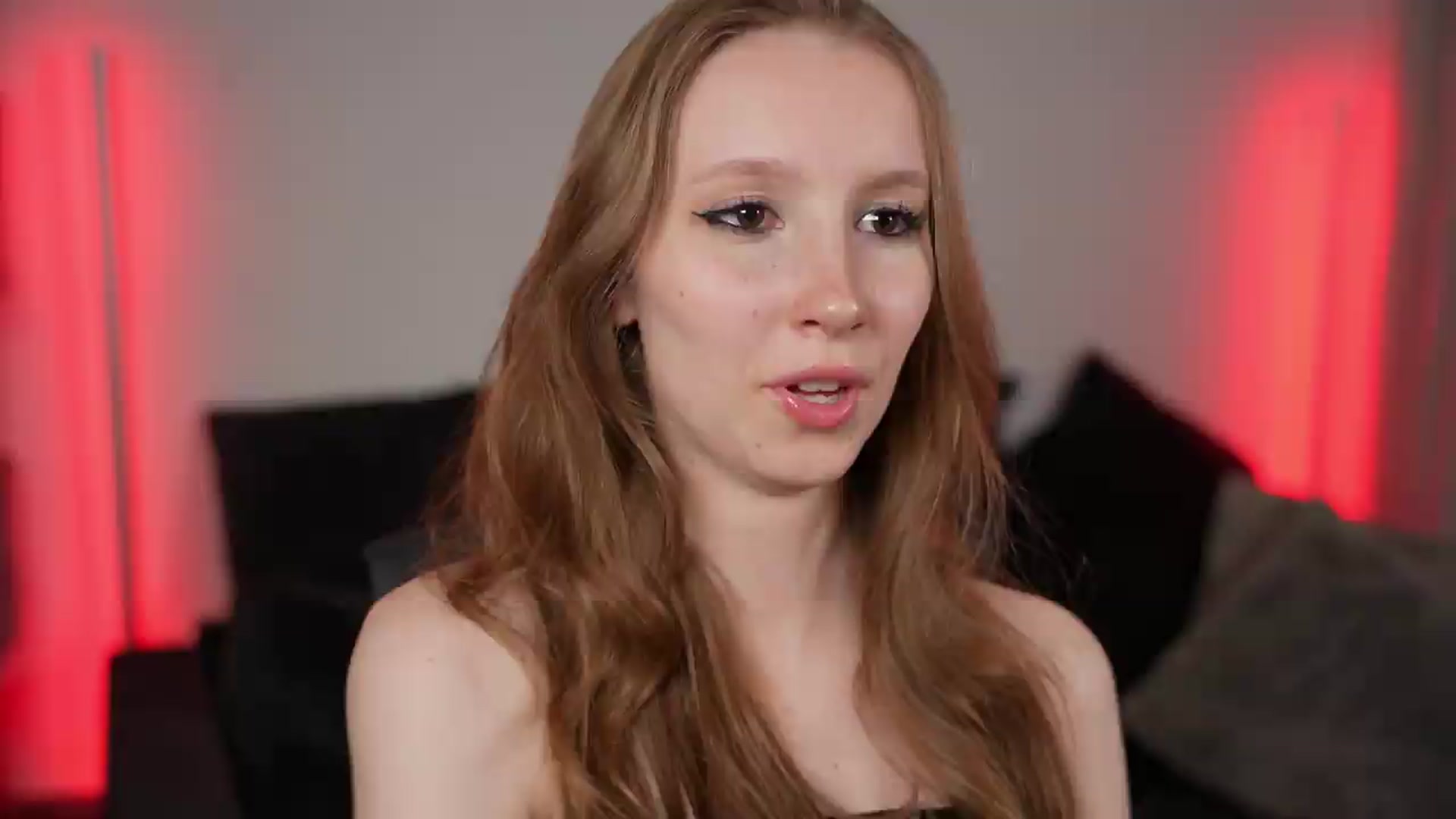 Gallery image thumbnail from Sw33t_g1rl's myfreecams stream on, 07/04/2026, 01:49 image 1 of 20