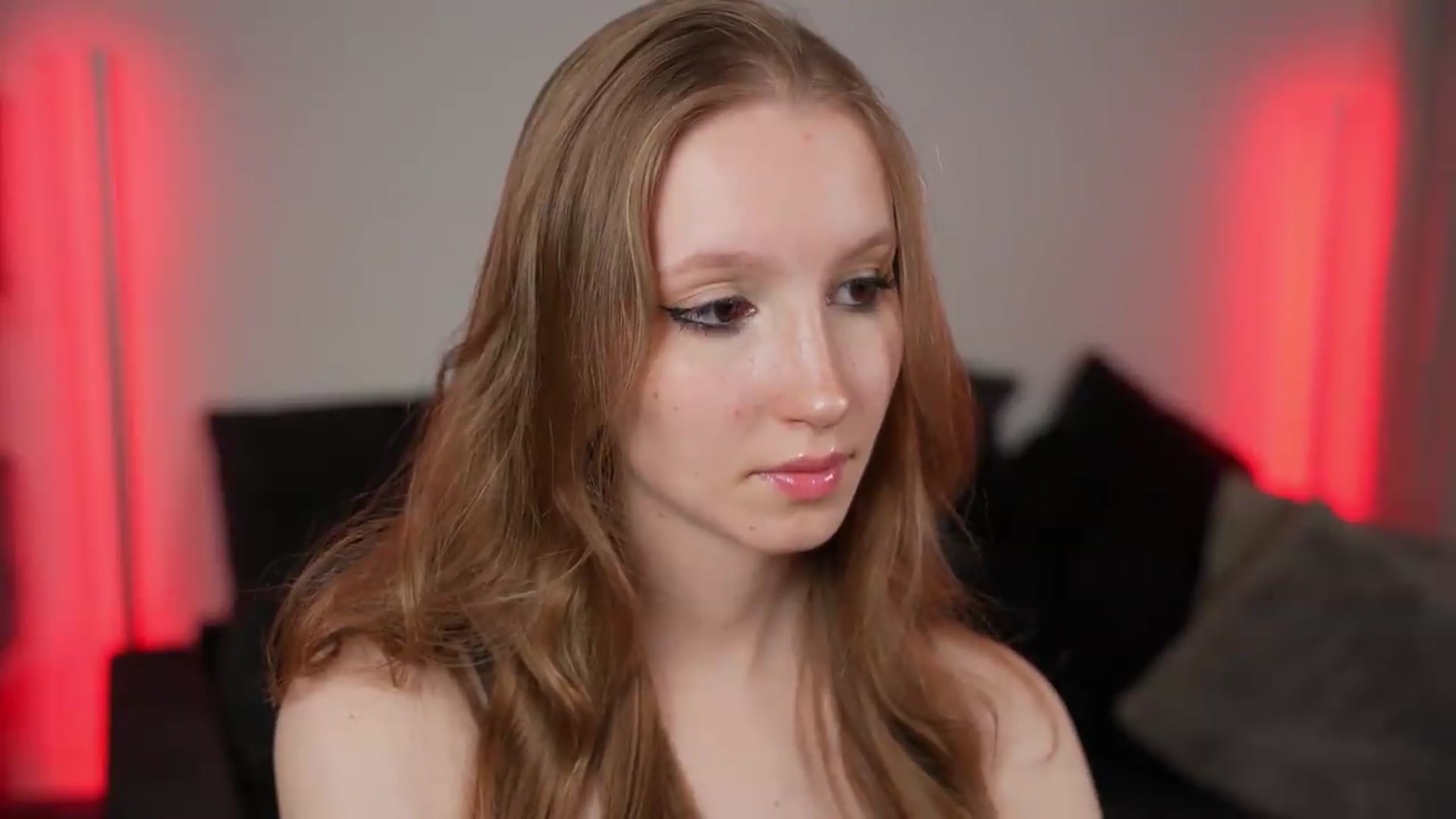 Gallery image thumbnail from Sw33t_g1rl's myfreecams stream on, 07/04/2026, 01:49 image 9 of 20