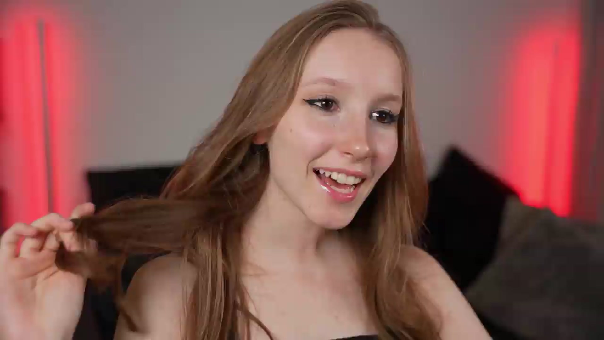 Gallery image thumbnail from Sw33t_g1rl's myfreecams stream on, 07/04/2026, 01:49 image 5 of 20
