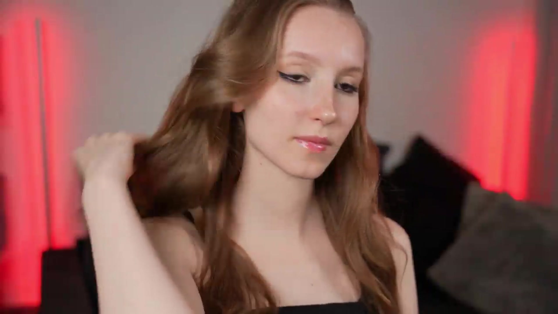 Gallery image thumbnail from Sw33t_g1rl's myfreecams stream on, 07/04/2026, 01:49 image 17 of 20