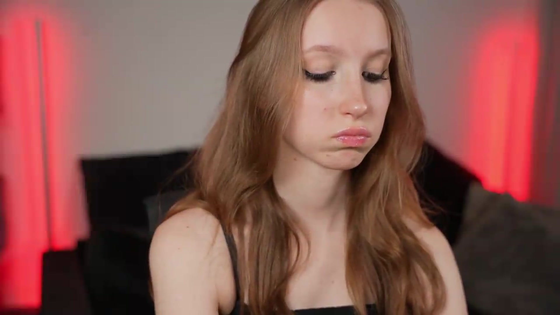 Gallery image thumbnail from Sw33t_g1rl's myfreecams stream on, 07/04/2026, 01:49 image 14 of 20
