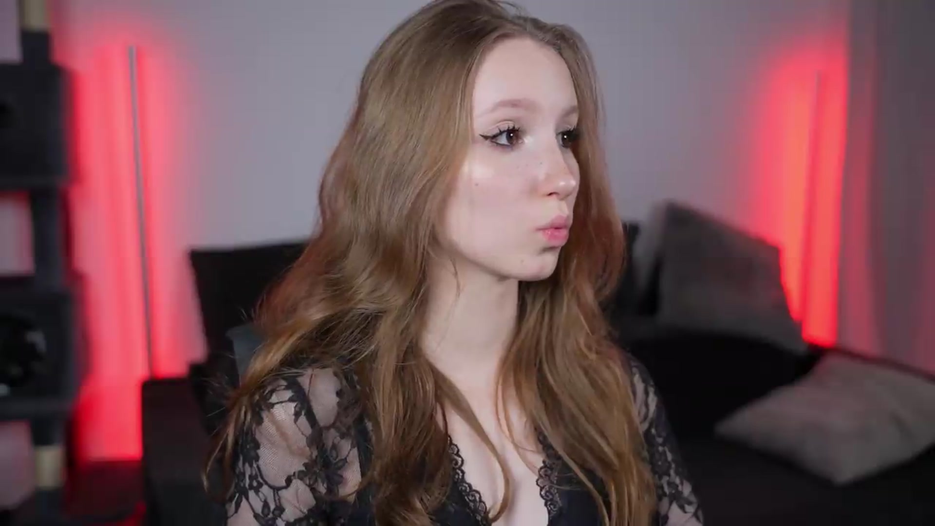 Gallery image thumbnail from Sw33t_g1rl's myfreecams stream on, 07/04/2026, 20:02 image 7 of 20