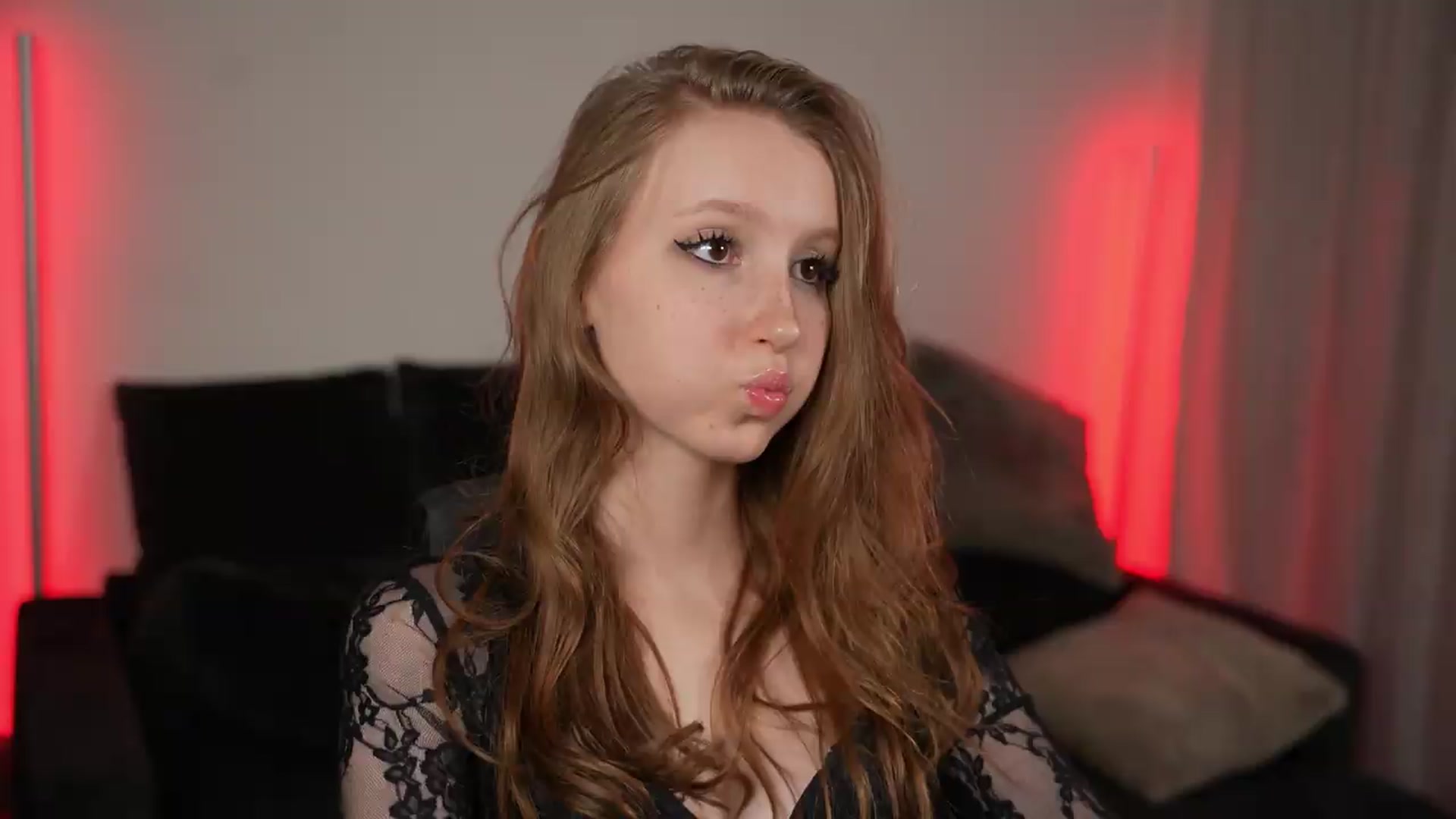 Gallery image thumbnail from Sw33t_g1rl's myfreecams stream on, 07/05/2026, 02:18 image 17 of 20