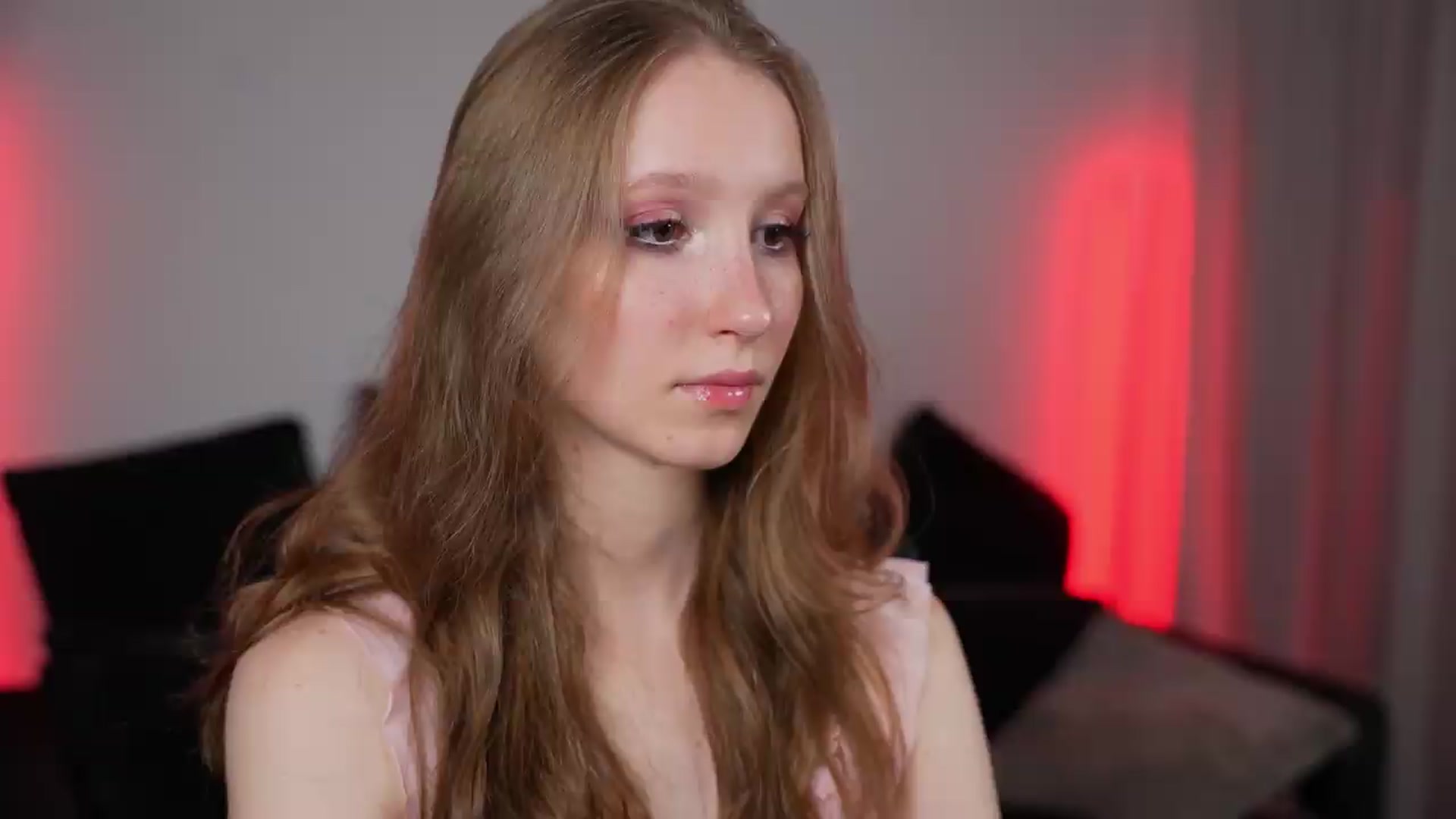 Gallery image thumbnail from Sw33t_g1rl's myfreecams stream on, 07/05/2026, 23:28 image 17 of 20