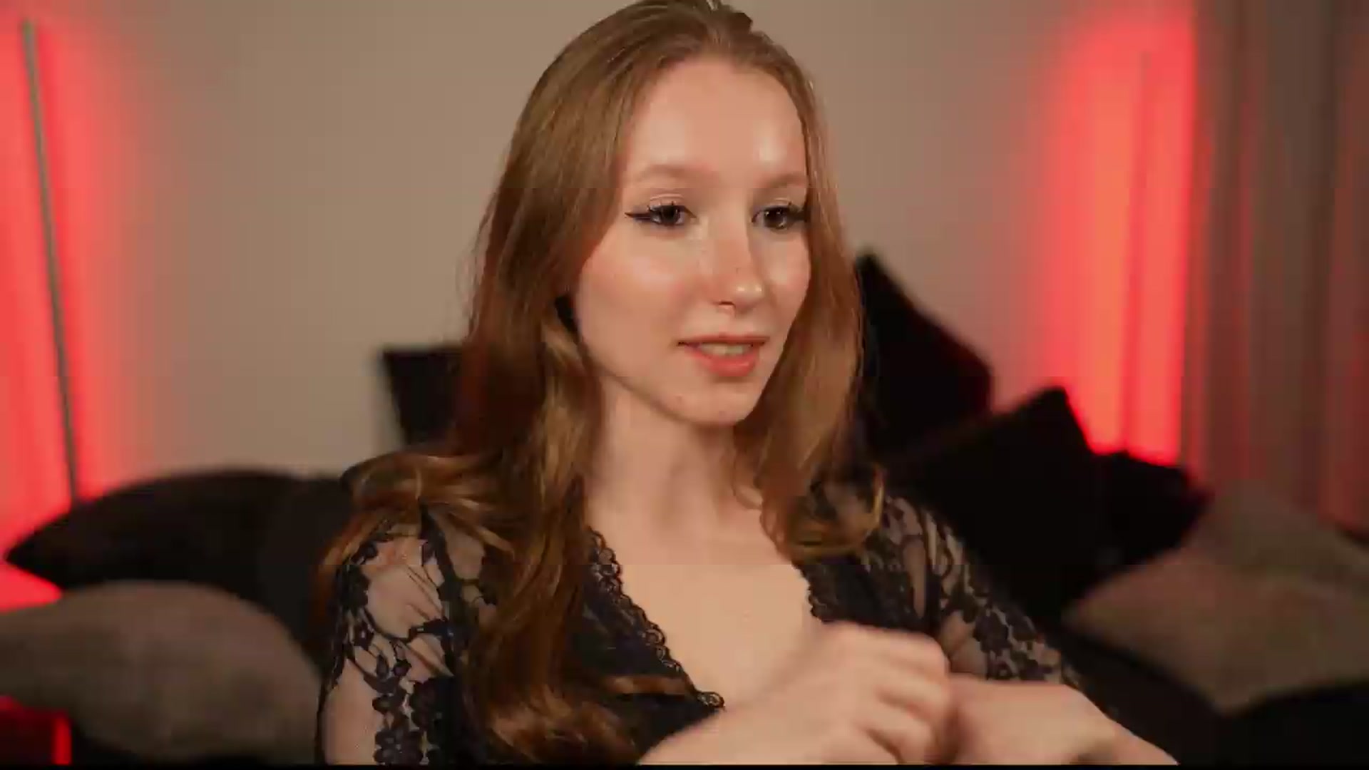 Gallery image thumbnail from Sw33t_g1rl's myfreecams stream on, 07/07/2026, 23:21 image 10 of 20