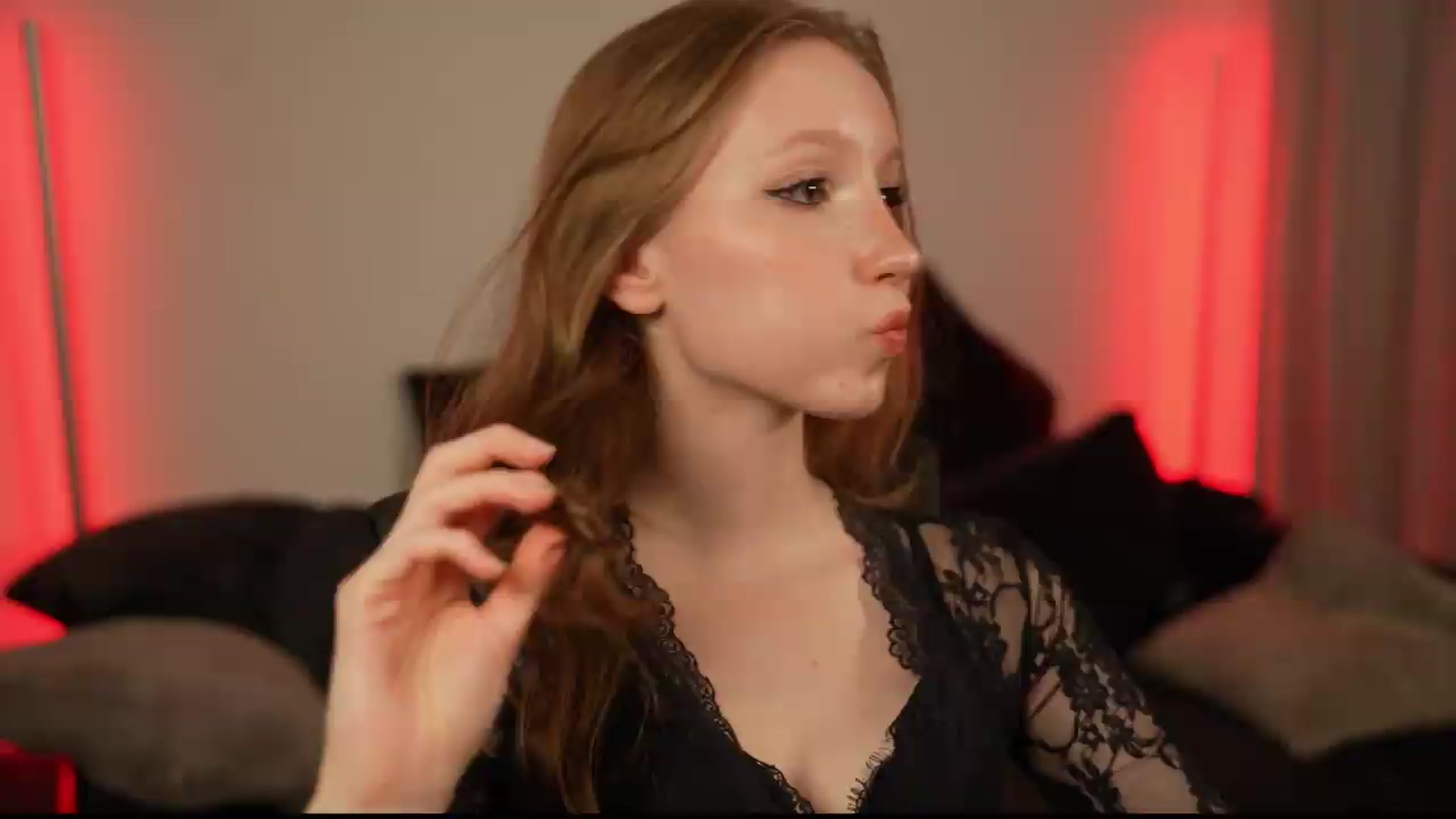 Gallery image thumbnail from Sw33t_g1rl's myfreecams stream on, 07/07/2026, 23:21 image 9 of 20