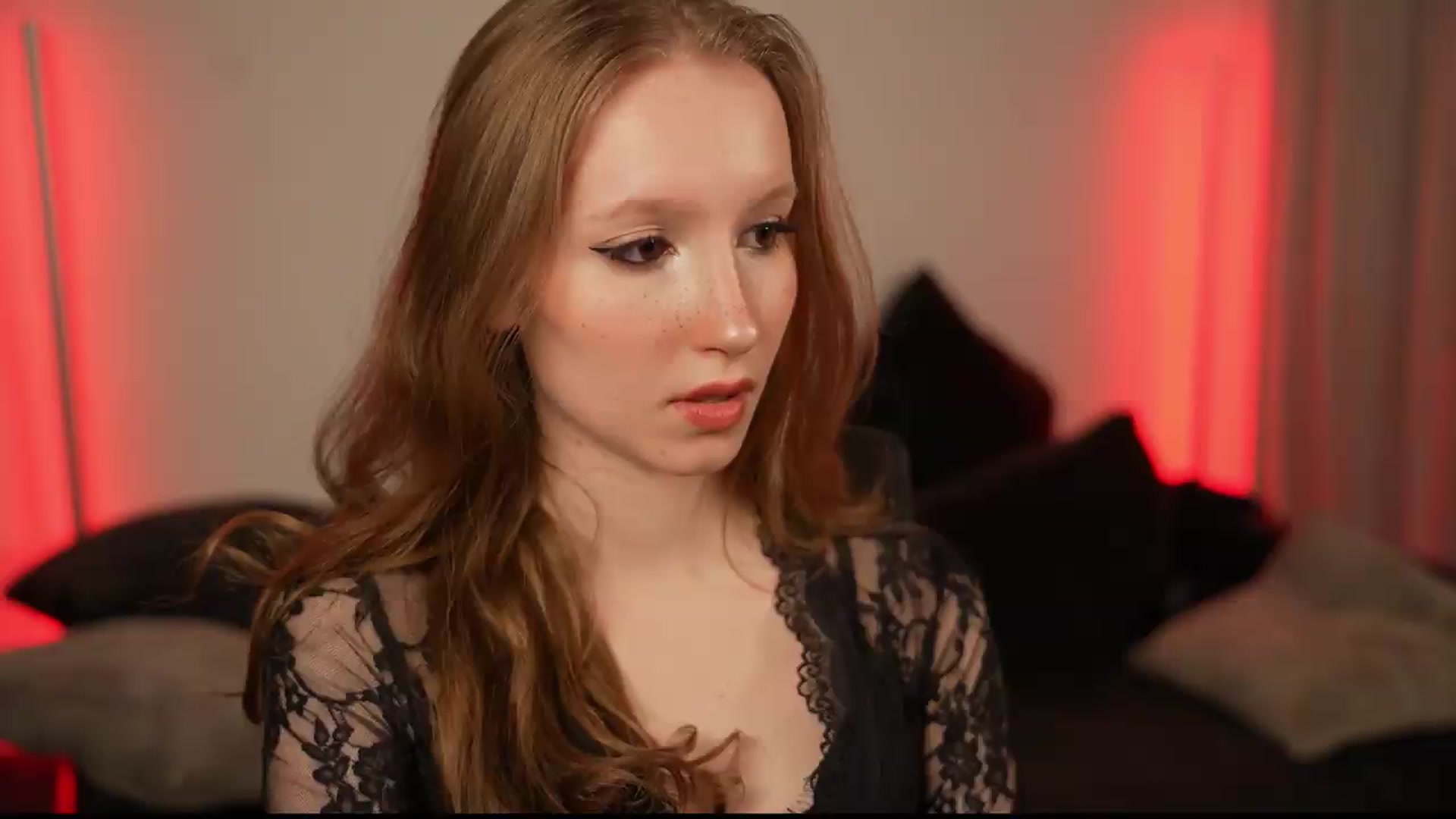 Gallery image thumbnail from Sw33t_g1rl's myfreecams stream on, 07/07/2026, 23:21 image 5 of 20