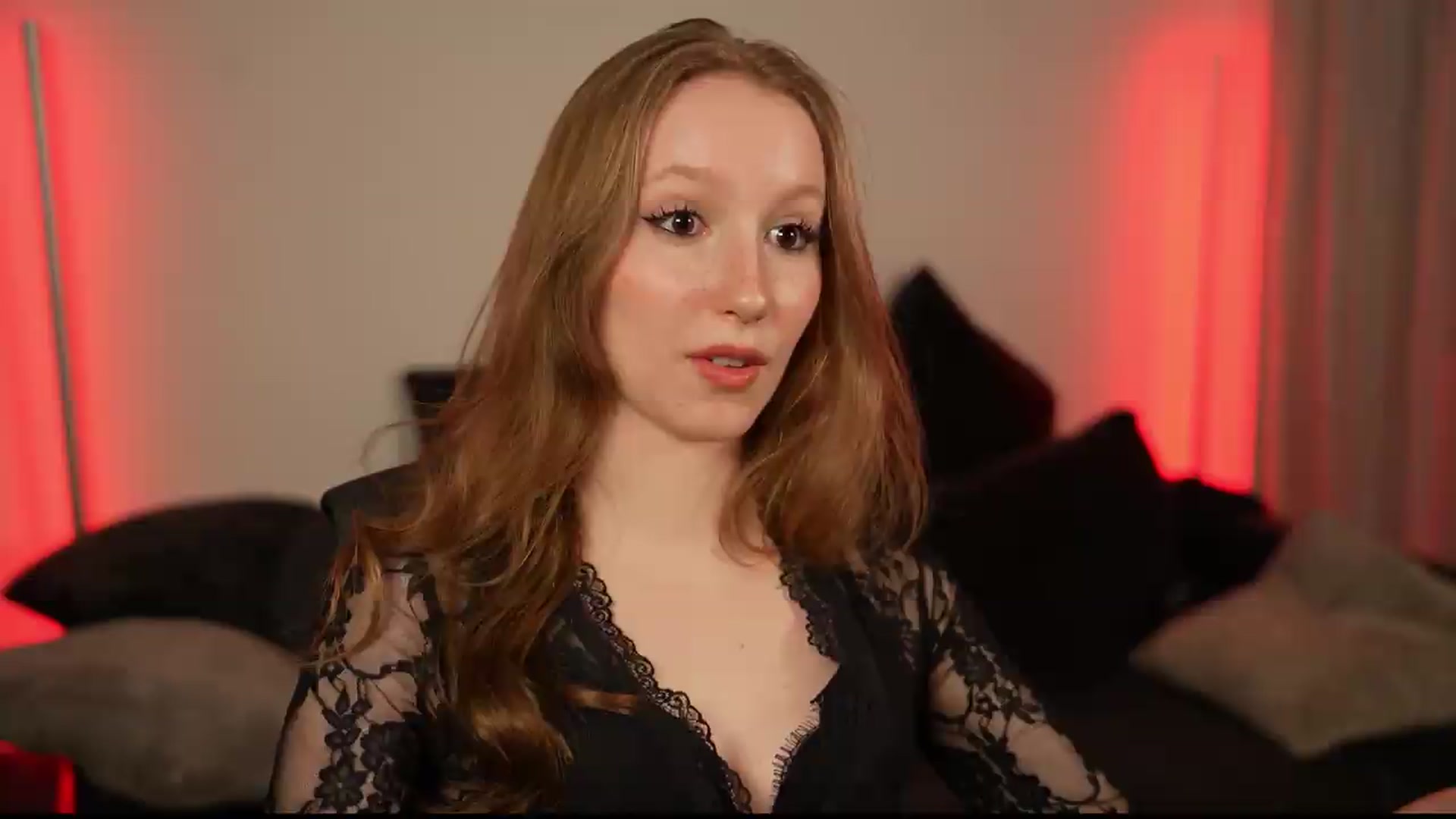 Gallery image thumbnail from Sw33t_g1rl's myfreecams stream on, 07/07/2026, 23:21 image 11 of 20