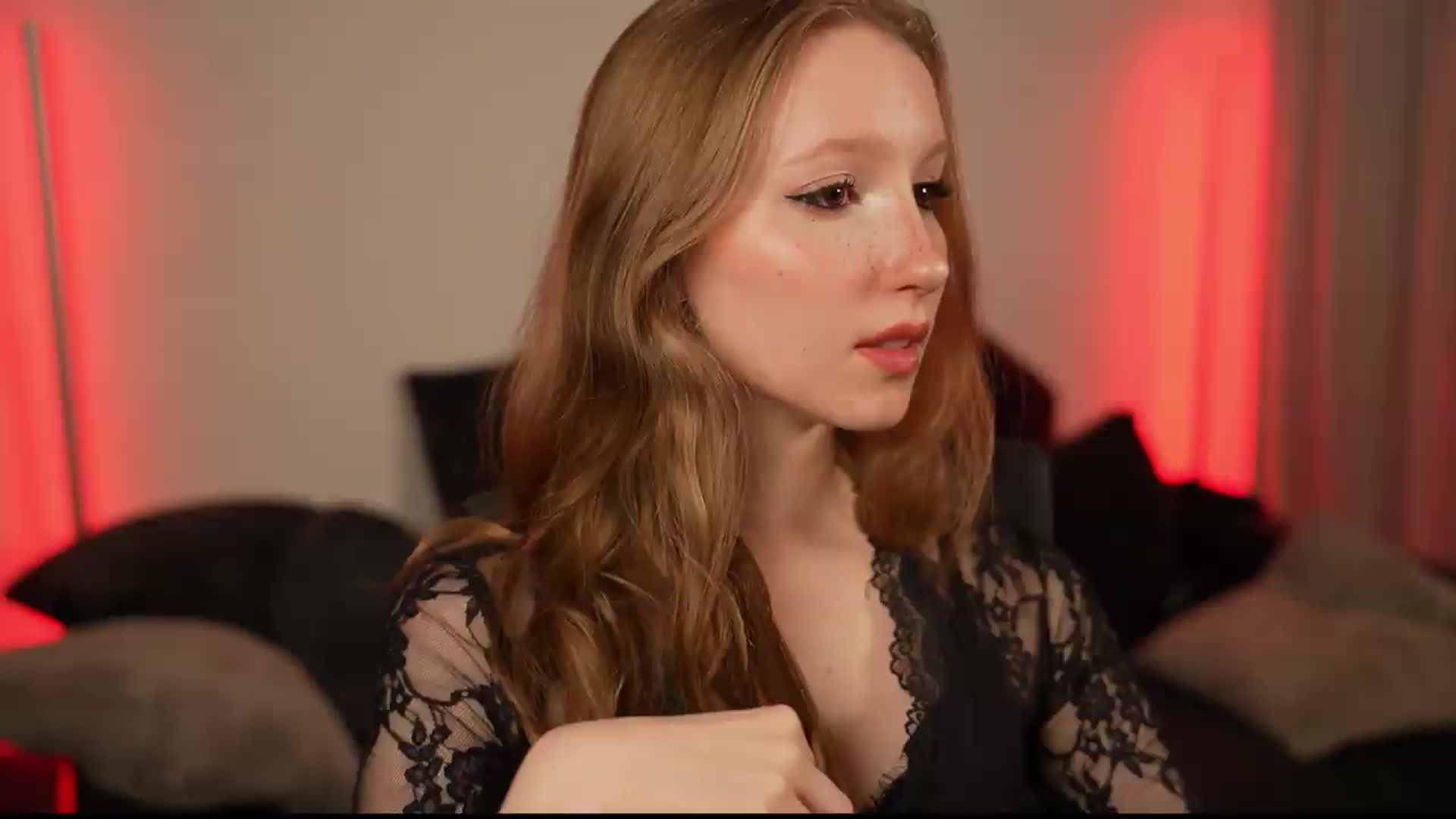 Gallery image thumbnail from Sw33t_g1rl's myfreecams stream on, 07/07/2026, 23:21 image 3 of 20