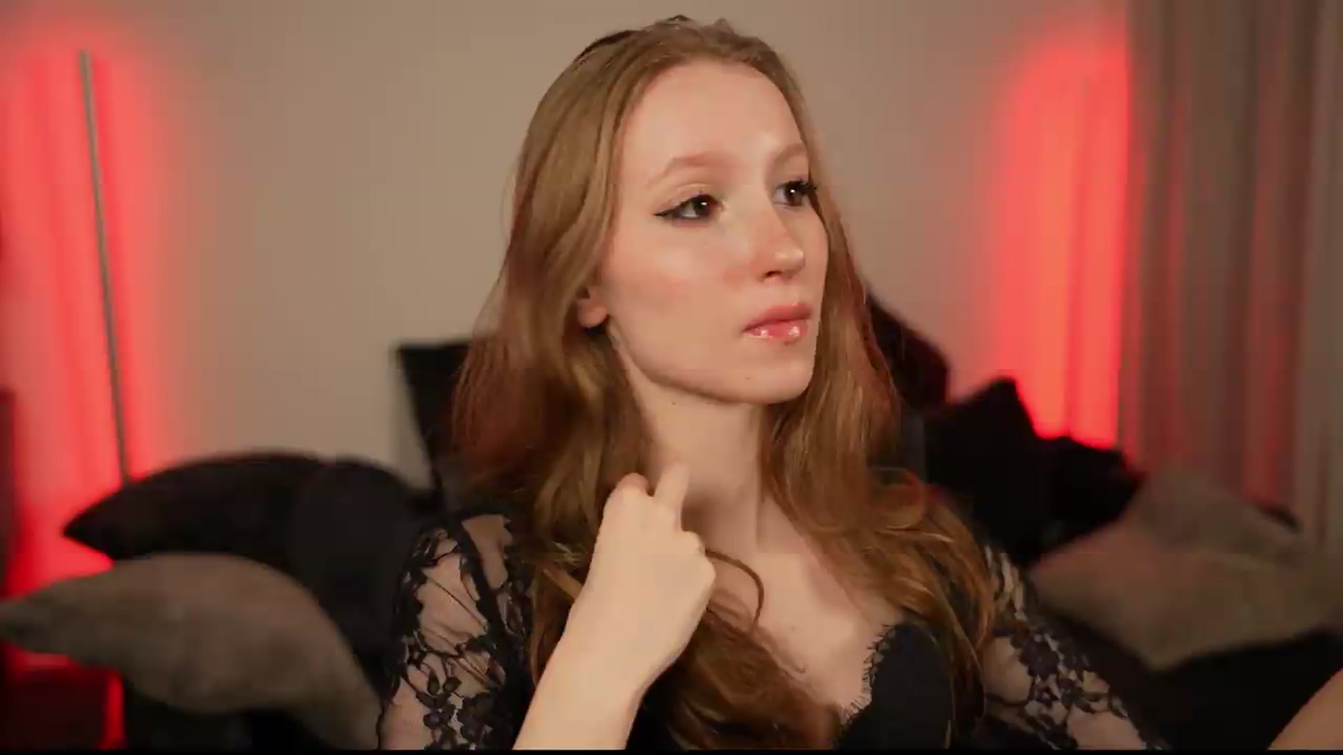 Gallery image thumbnail from Sw33t_g1rl's myfreecams stream on, 07/08/2026, 01:56 image 3 of 20