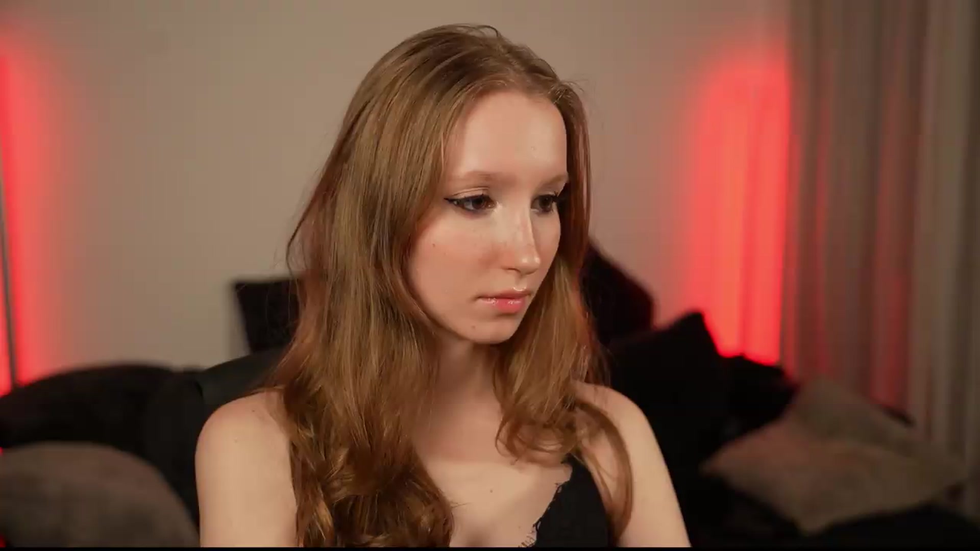 Gallery image thumbnail from Sw33t_g1rl's myfreecams stream on, 07/08/2026, 01:56 image 9 of 20