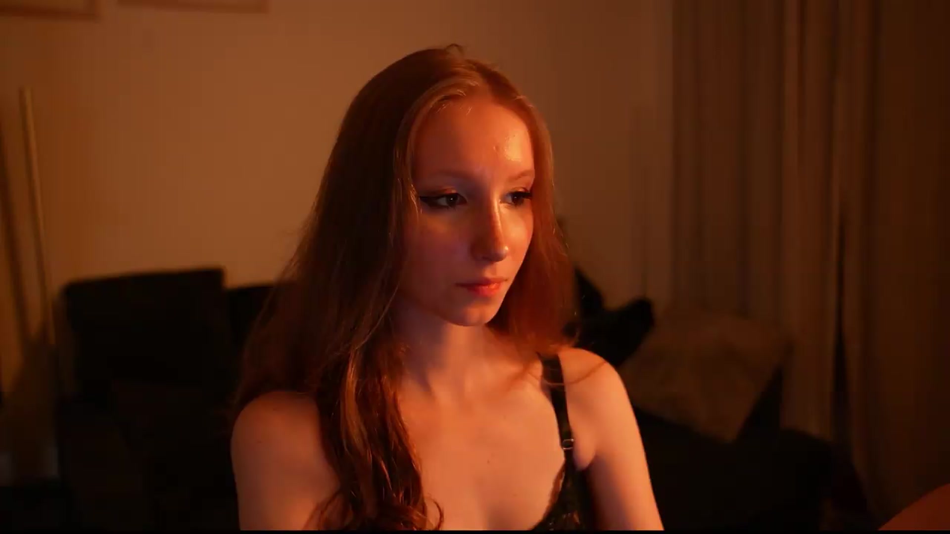 Gallery image thumbnail from Sw33t_g1rl's myfreecams stream on, 07/09/2026, 23:13 image 17 of 20
