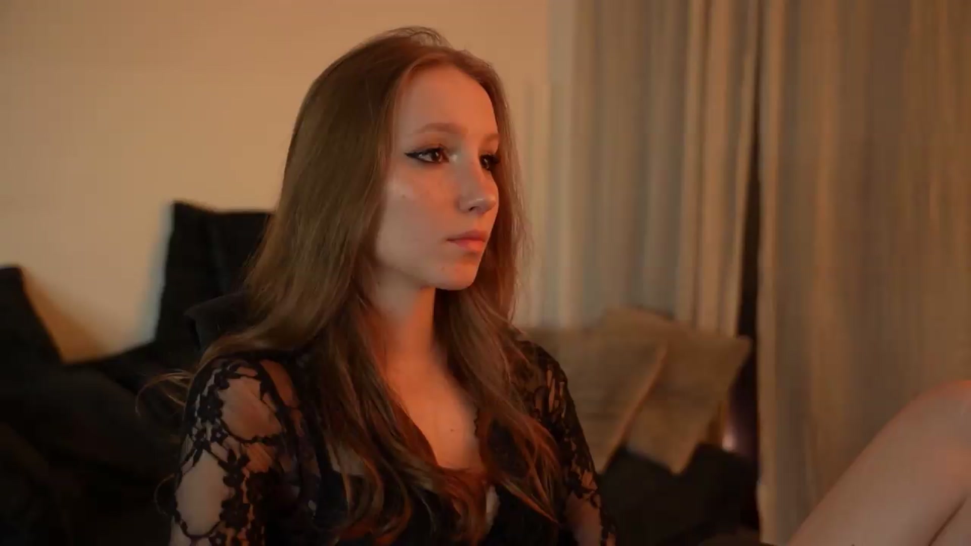 Gallery image thumbnail from Sw33t_g1rl's myfreecams stream on, 07/10/2026, 22:29 image 17 of 20