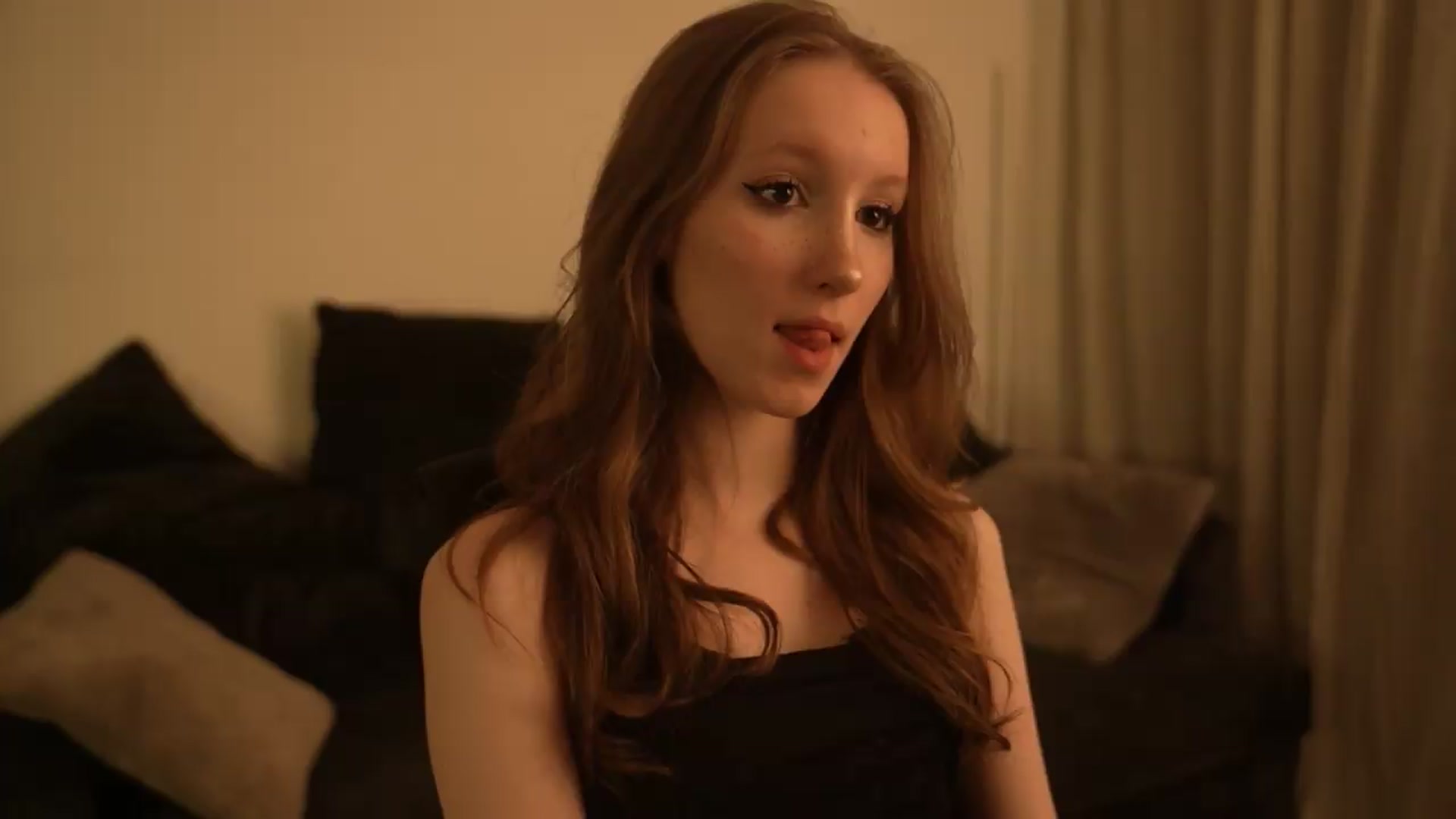 Gallery image thumbnail from Sw33t_g1rl's myfreecams stream on, 07/11/2026, 20:26 image 6 of 20