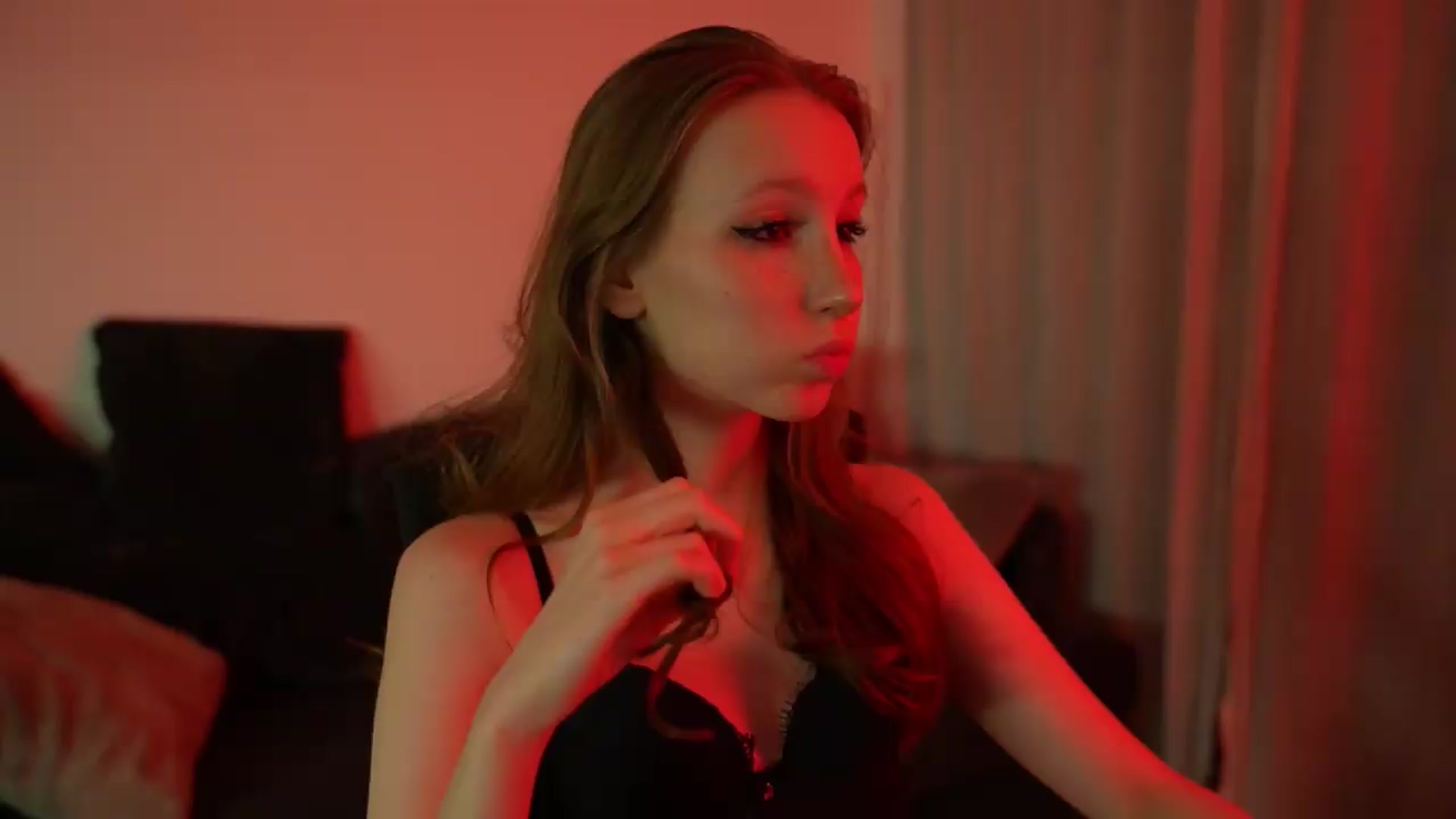 Gallery image thumbnail from Sw33t_g1rl's myfreecams stream on, 07/13/2026, 24:01 image 12 of 20