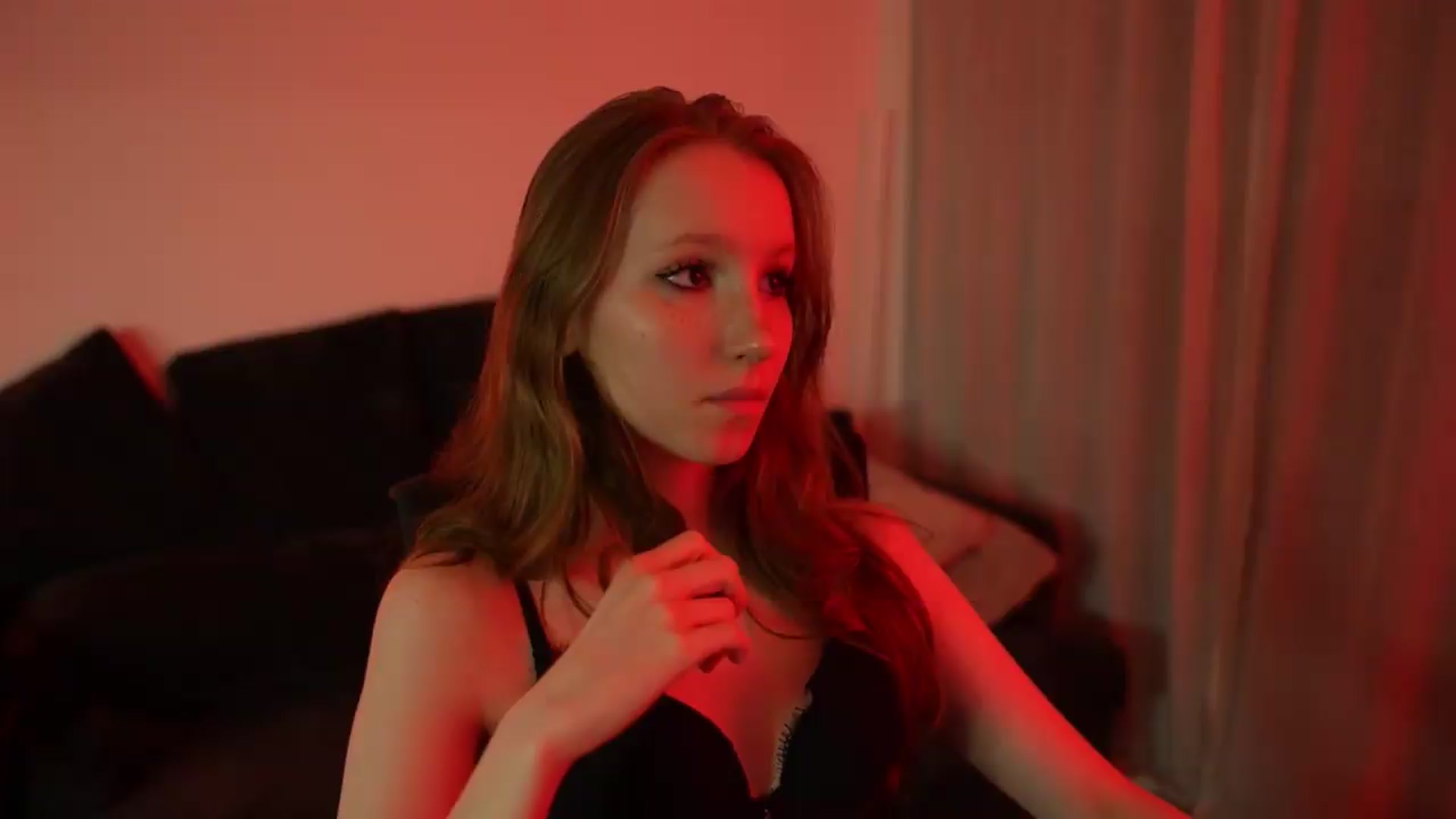 Gallery image thumbnail from Sw33t_g1rl's myfreecams stream on, 07/14/2026, 24:00 image 14 of 20