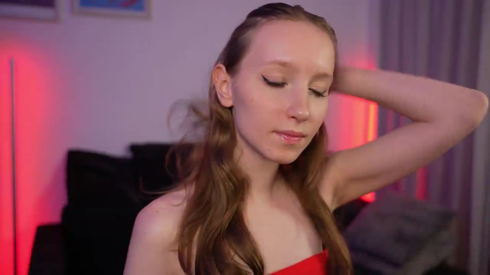 Gallery image thumbnail from Sw33t_g1rl's myfreecams stream on, 07/17/2026, 21:04 image 20 of 20