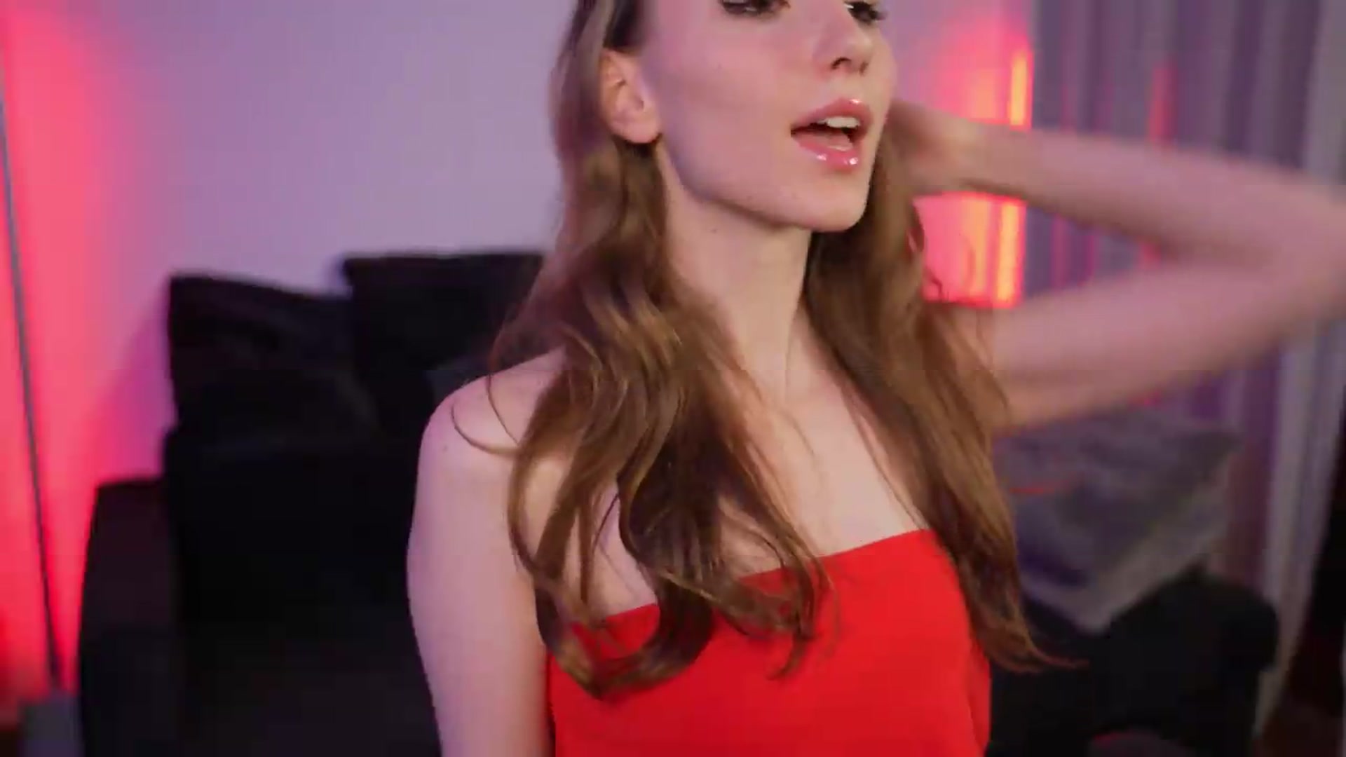 Gallery image thumbnail from Sw33t_g1rl's myfreecams stream on, 07/17/2026, 21:54 image 19 of 20