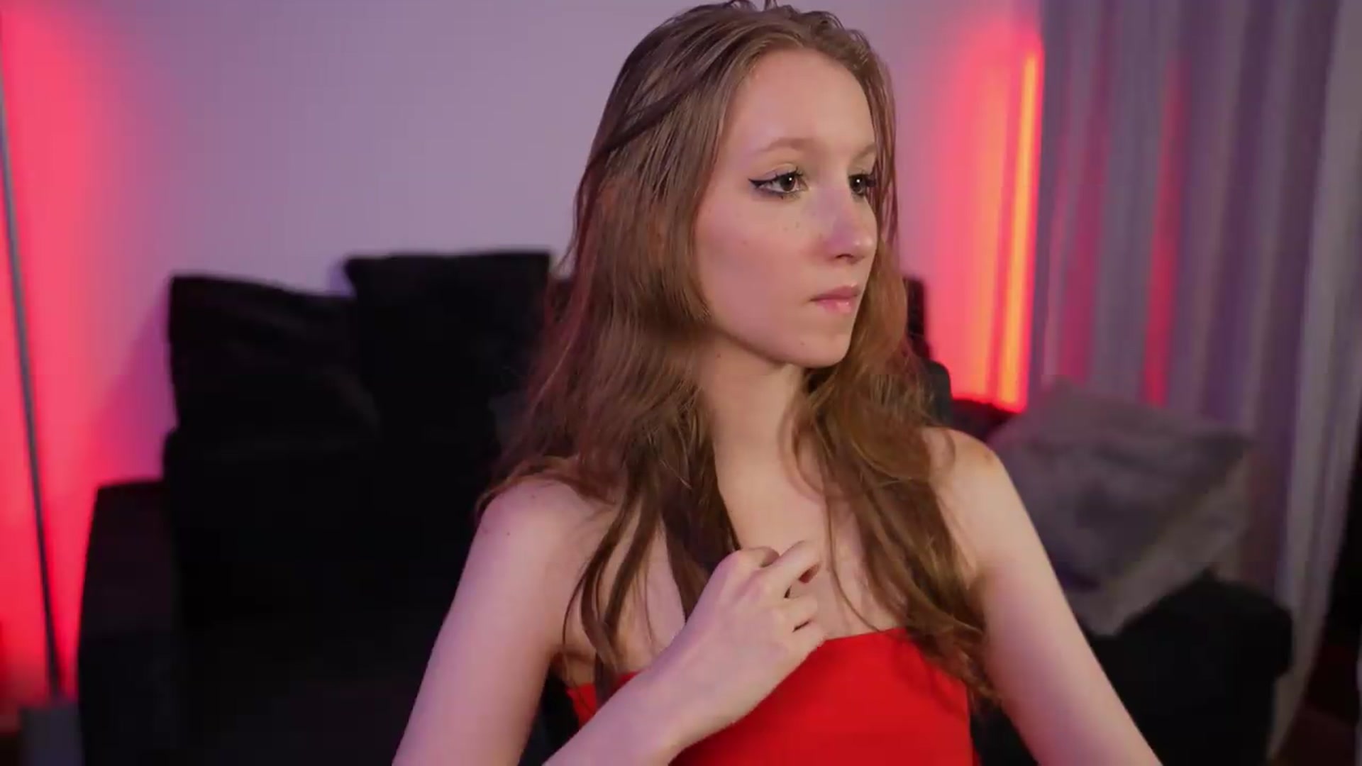 Gallery image thumbnail from Sw33t_g1rl's myfreecams stream on, 07/17/2026, 23:01 image 17 of 20