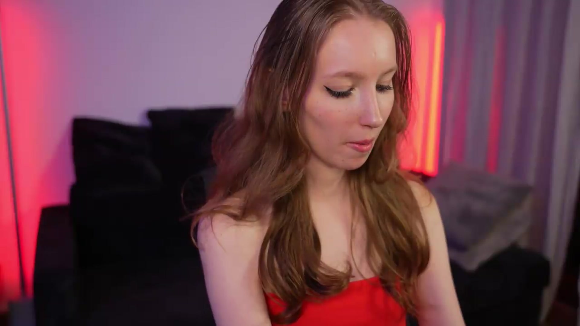 Gallery image thumbnail from Sw33t_g1rl's myfreecams stream on, 07/17/2026, 23:01 image 12 of 20